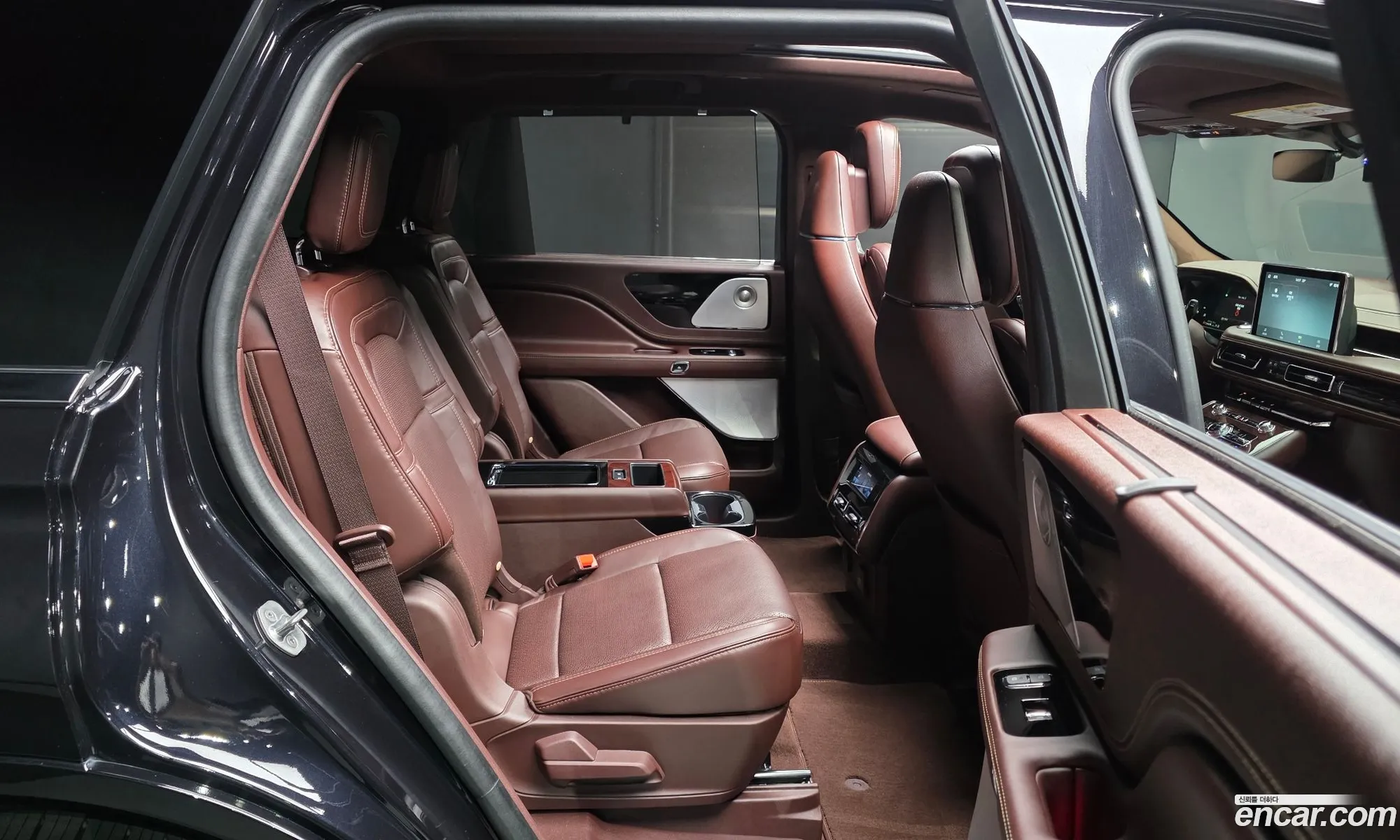 Lincoln Aviator 2023 5LM5J9XC7PGL09725 — 6