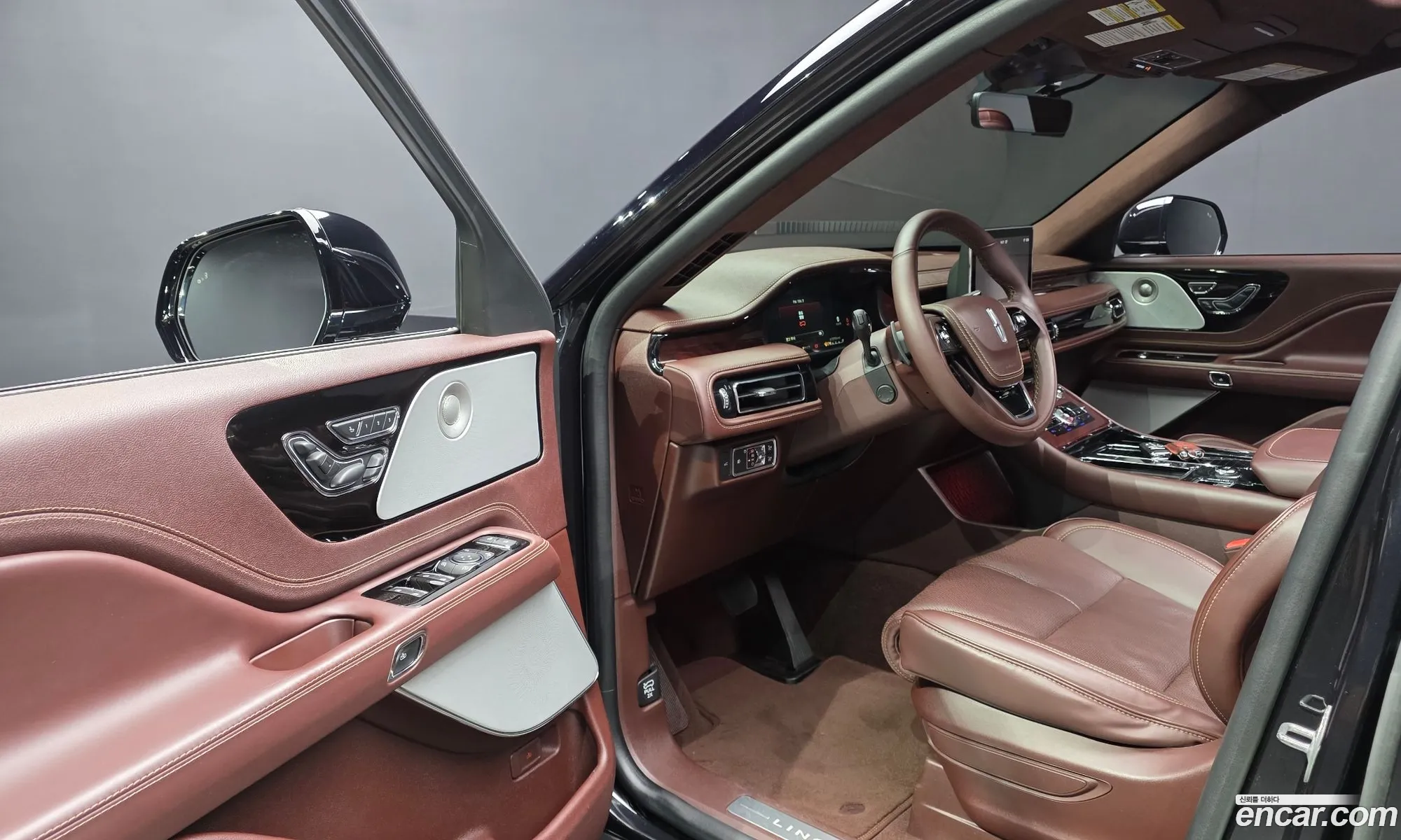 Lincoln Aviator 2023 5LM5J9XC7PGL09725 — 3
