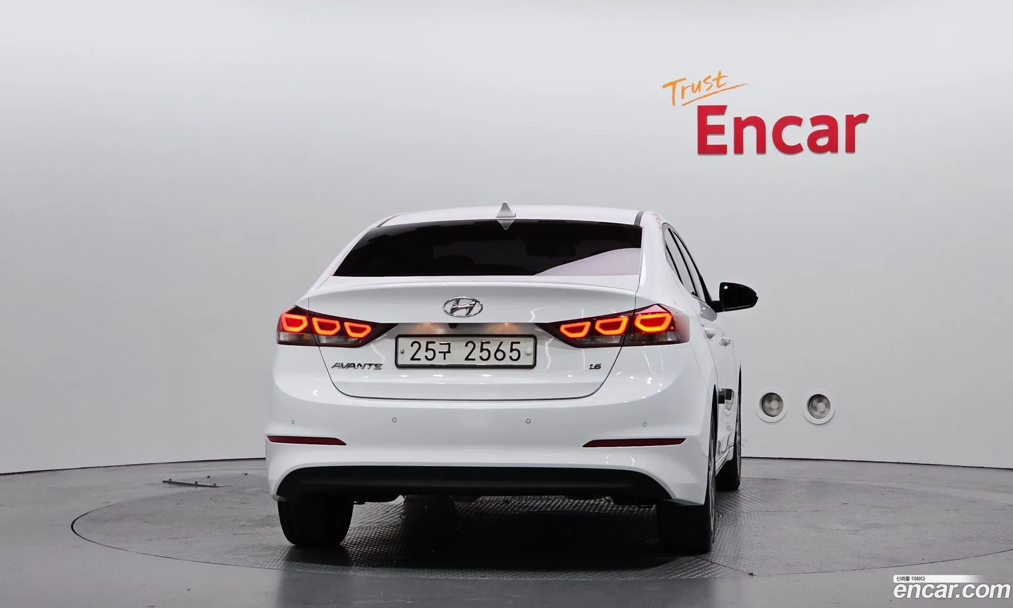 Hyundai Elantra AD 2018 — 4