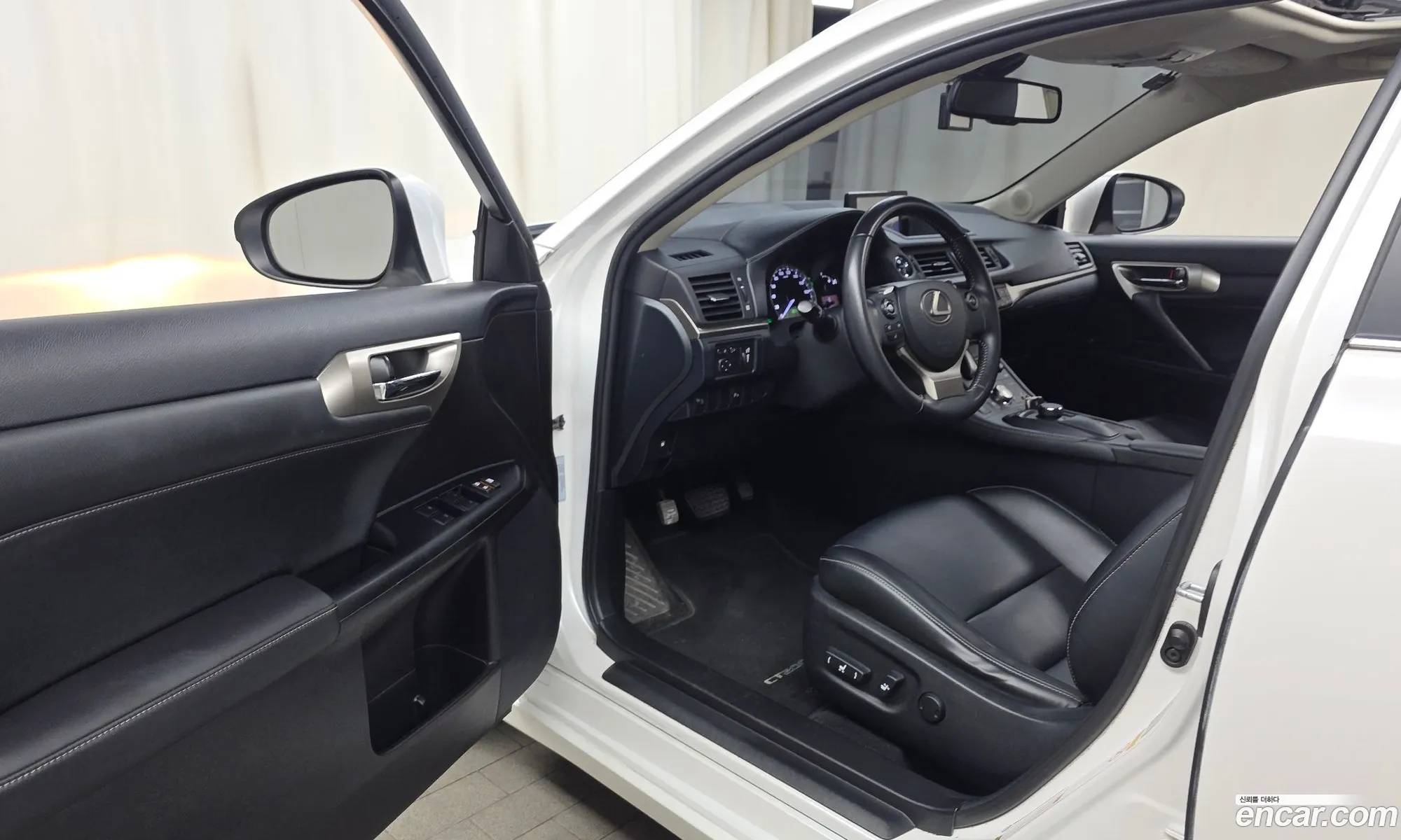 Lexus CT200h