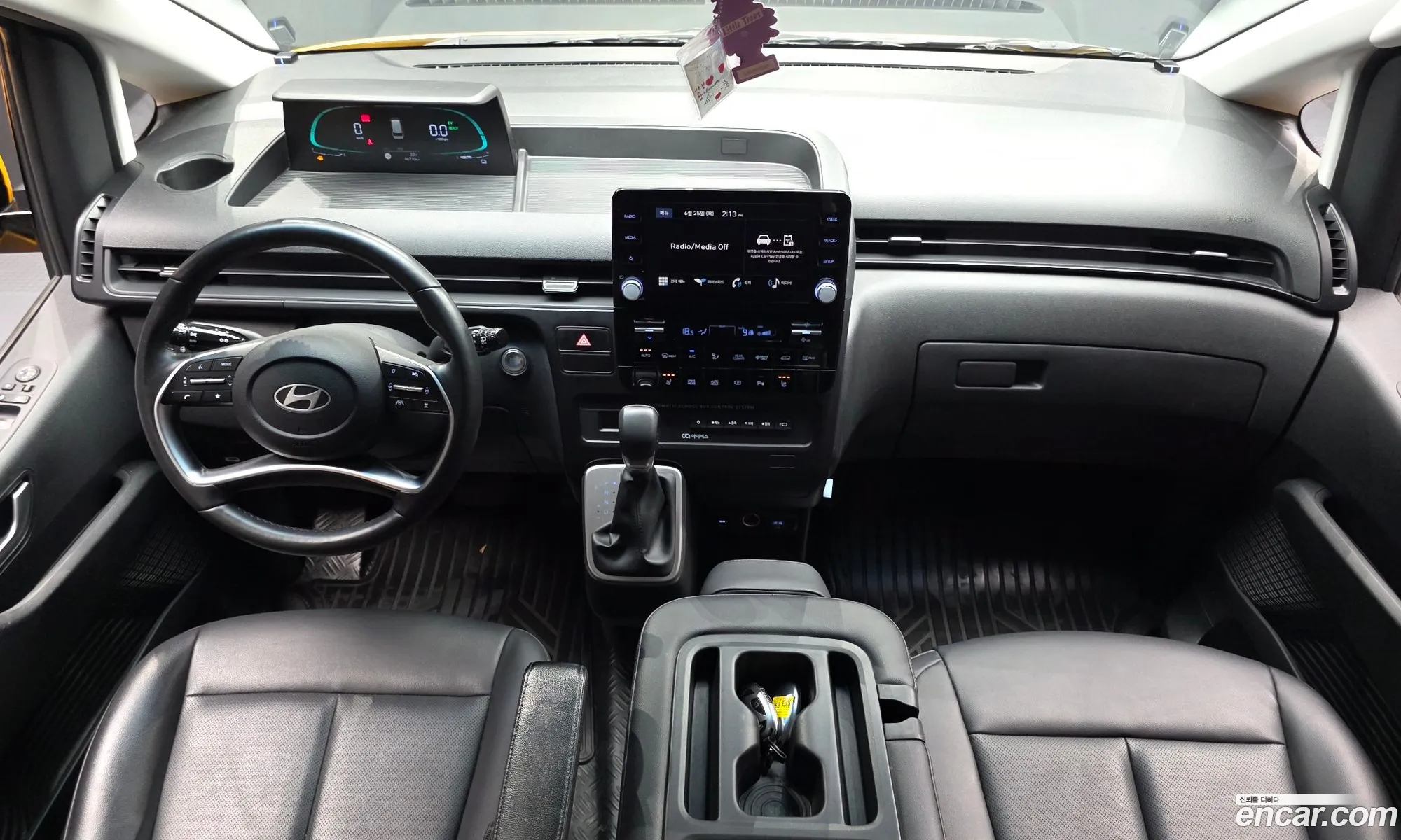 Hyundai Staria 2024 — 3