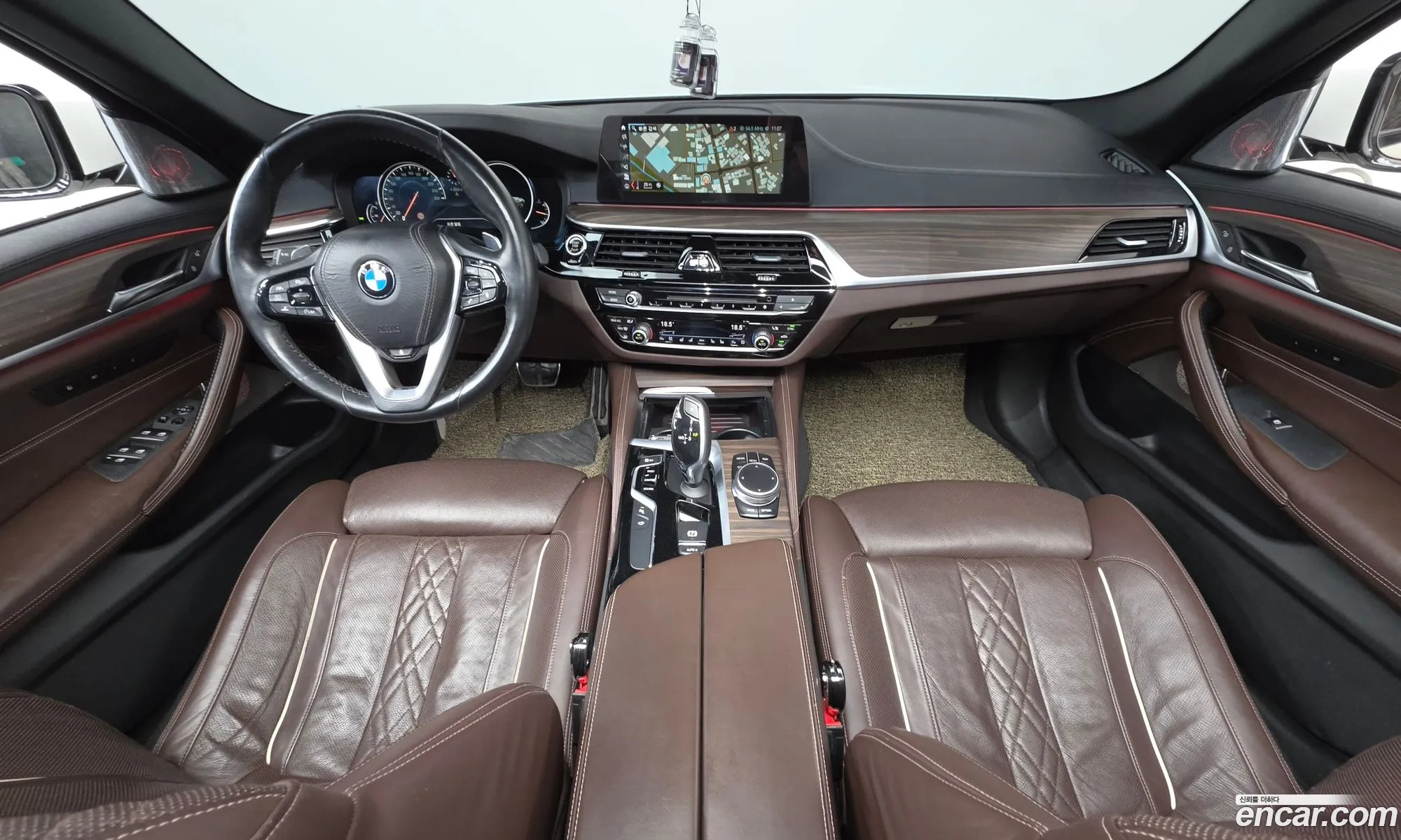 BMW 5 Series 2017 WBAJD310611616116 — 9