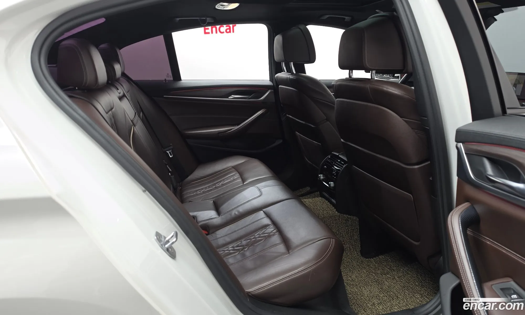 BMW 5 Series 2017 WBAJD310611616116 — 18