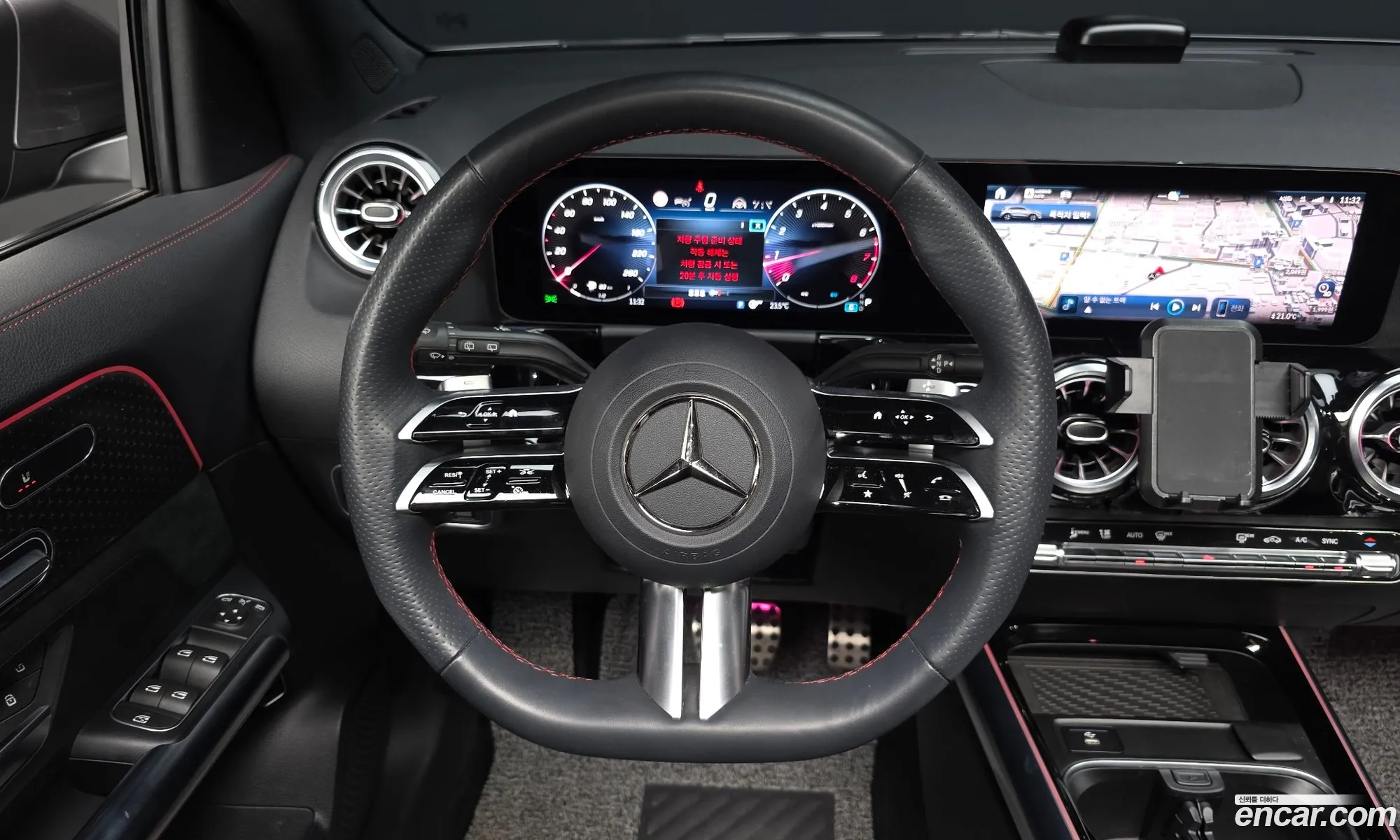 Mercedes-Benz GLA-Class H247 2024 — 14