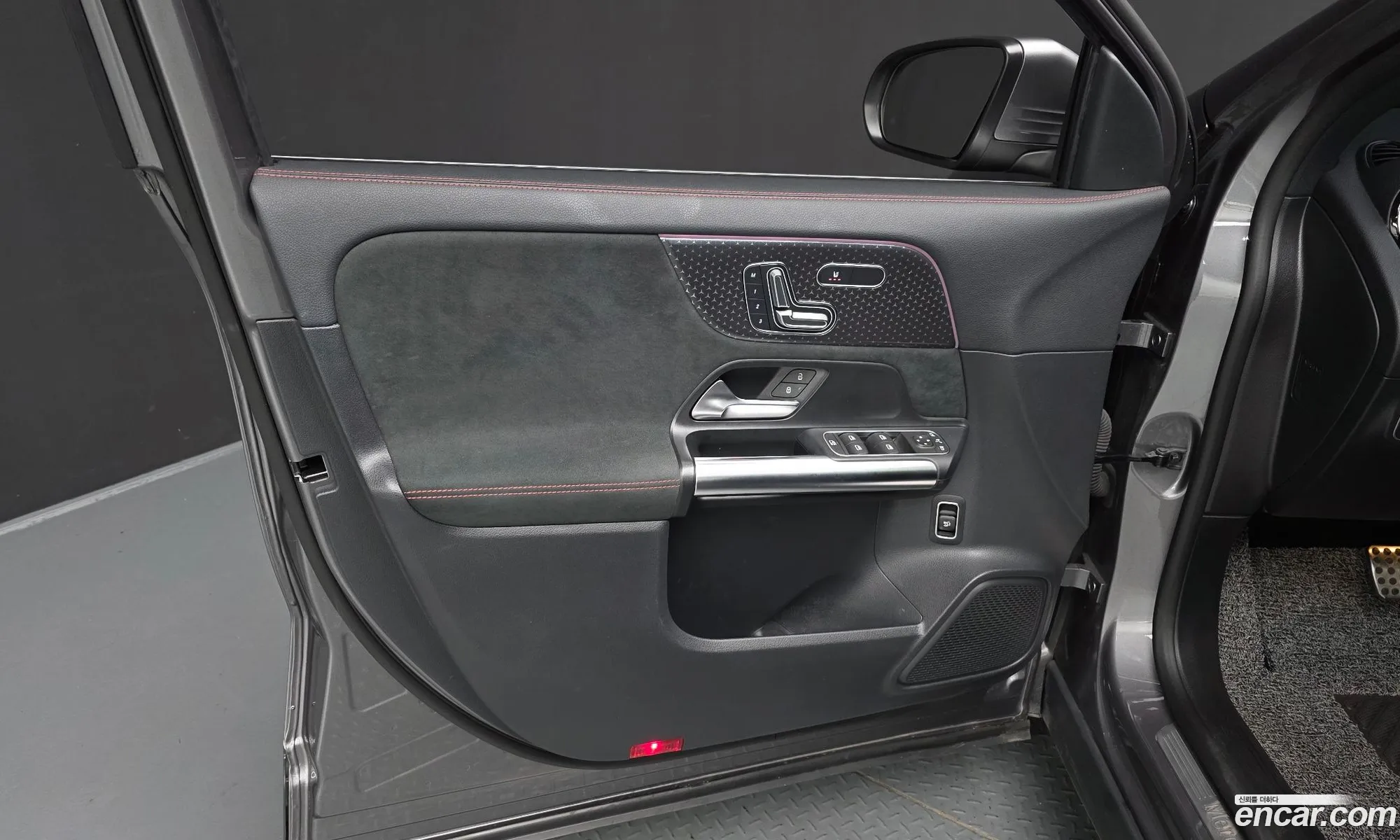 Mercedes-Benz GLA-Class H247 2024 — 19