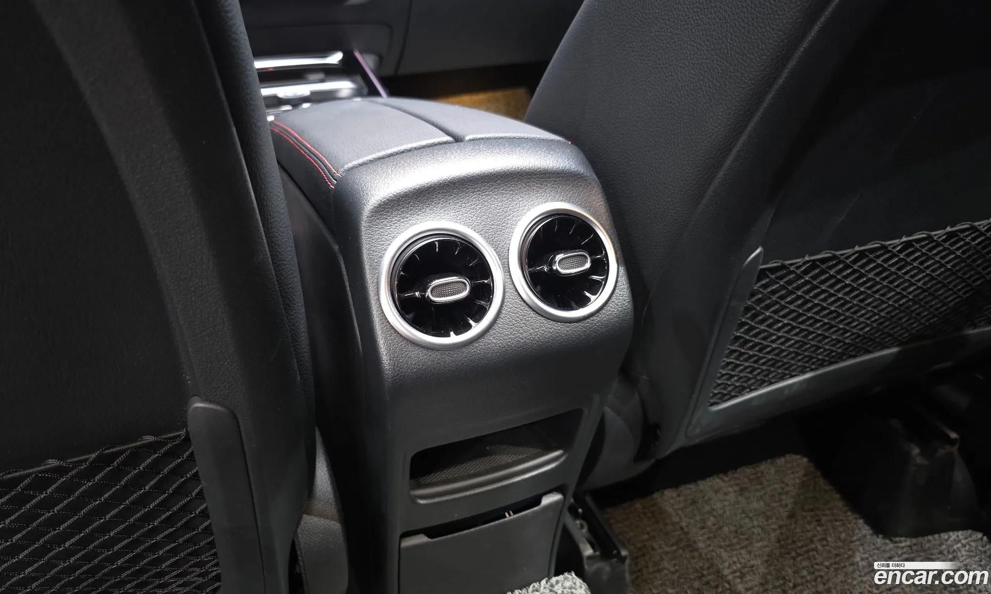 Mercedes-Benz GLA-Class H247 2024 — 32
