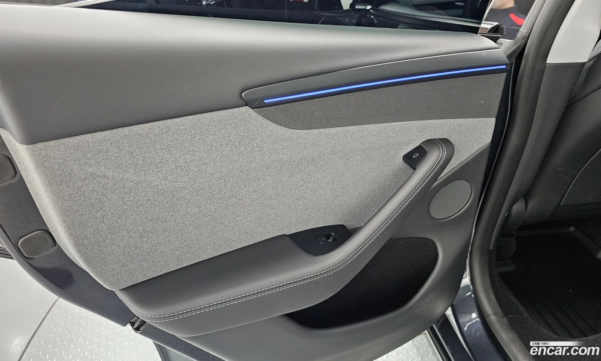 Tesla Model Y 2025 LRWYGCFJ1SC239751 — 19
