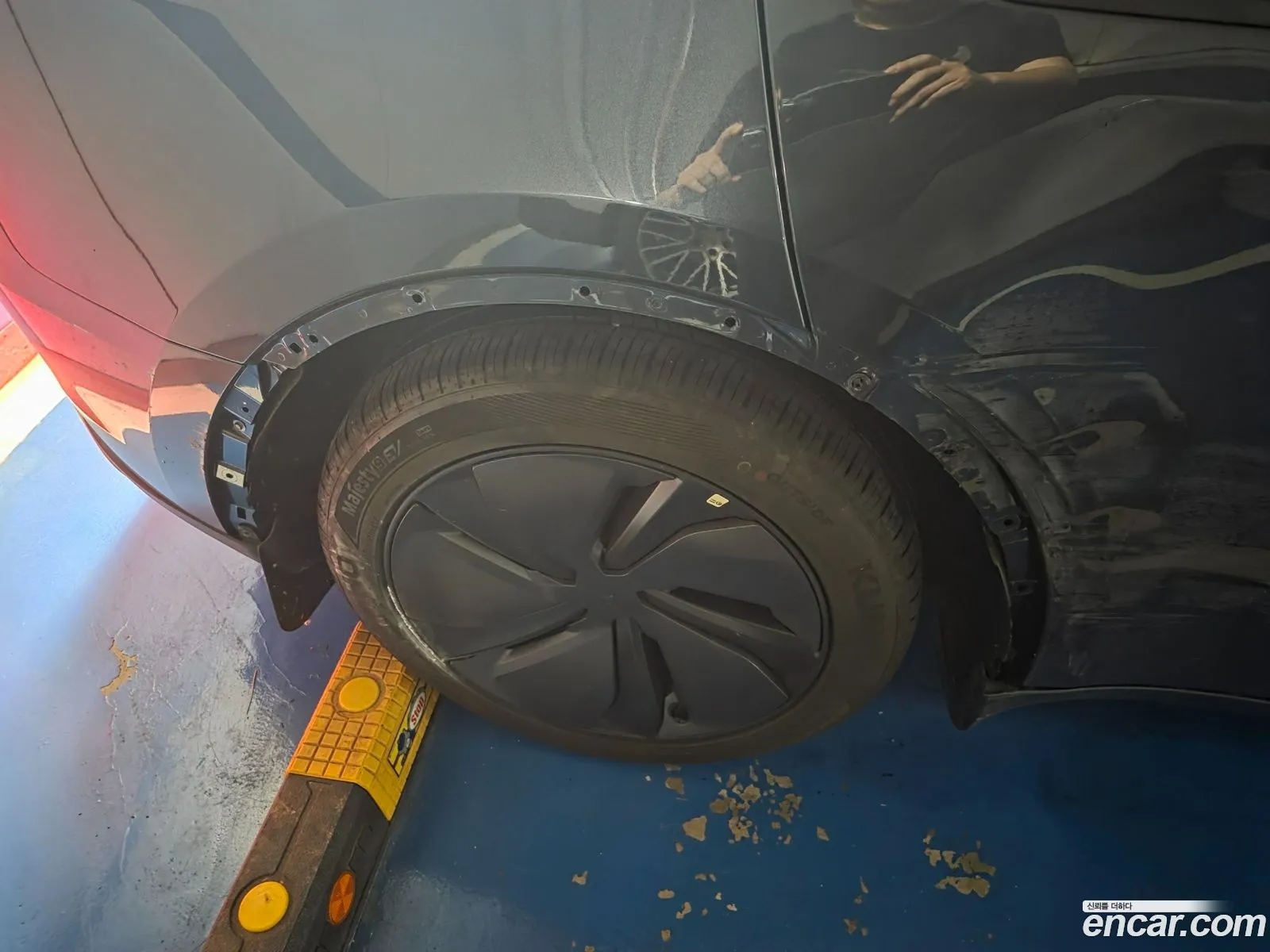 Tesla Model Y 2025 LRWYGCFJ1SC239751 — 9