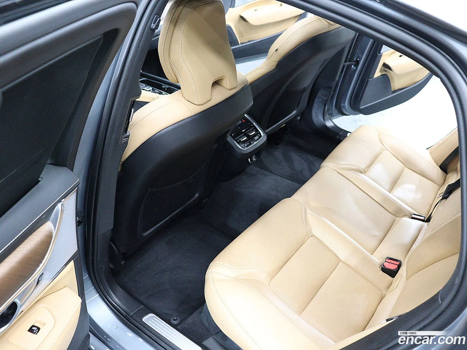 Volvo S90 2019 — 11