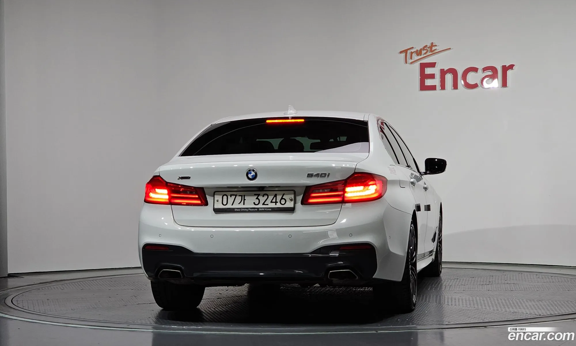 BMW 5 Series 2018 WBAJB5103JB195038 — 28