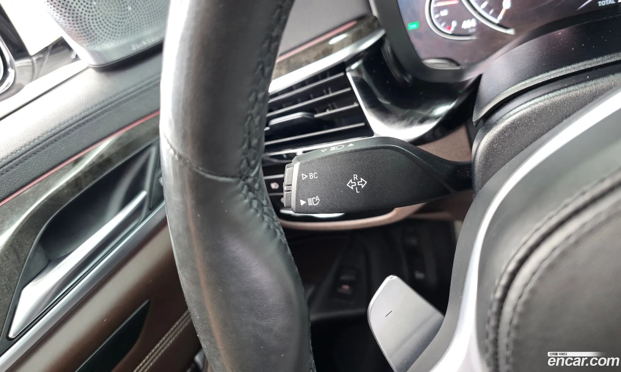 BMW 5 Series 2018 WBAJB5103JB195038 — 35