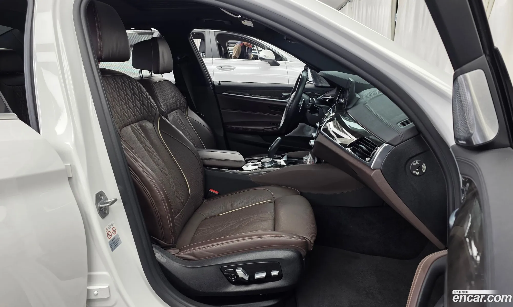 BMW 5 Series 2018 WBAJB5103JB195038 — 26