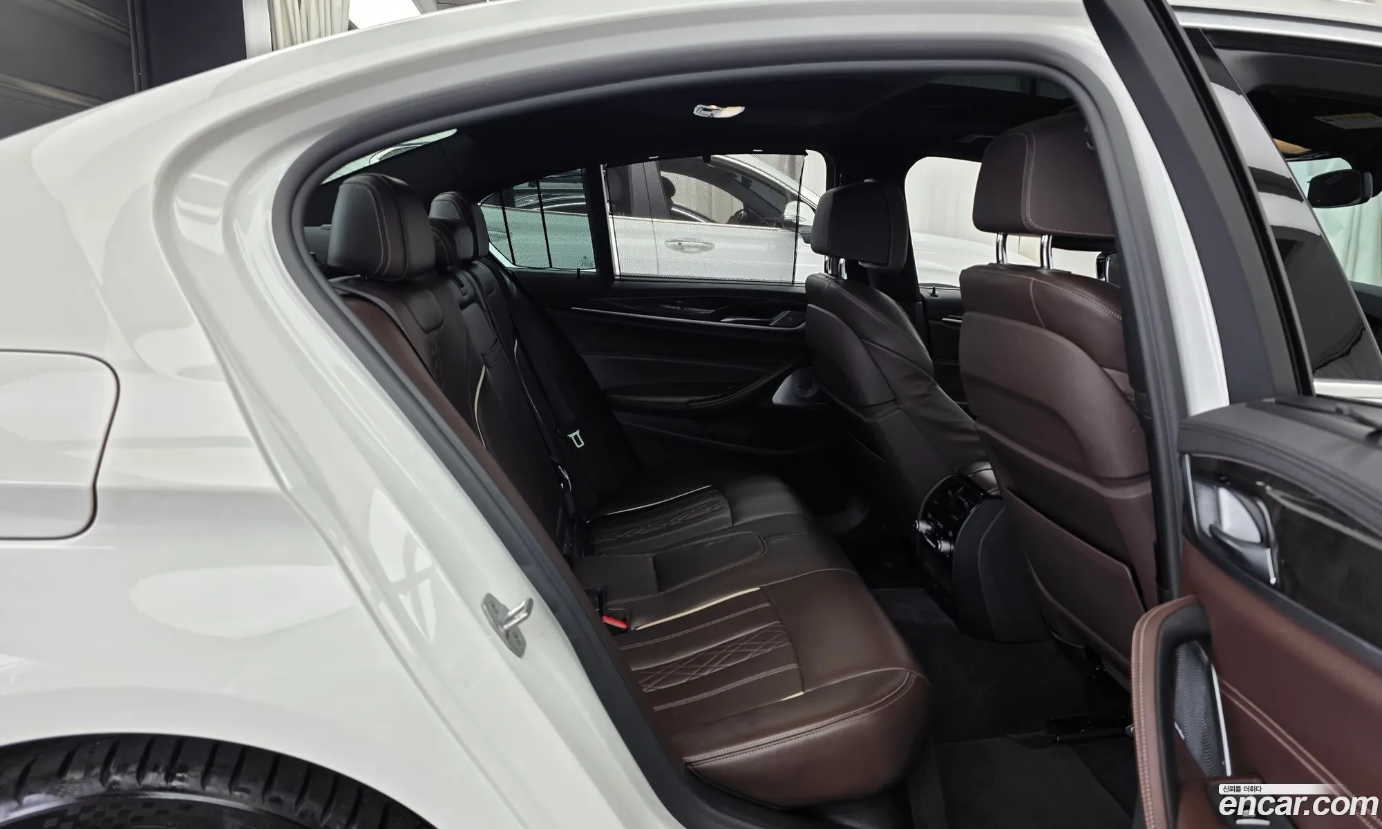 BMW 5 Series 2018 WBAJB5103JB195038 — 17