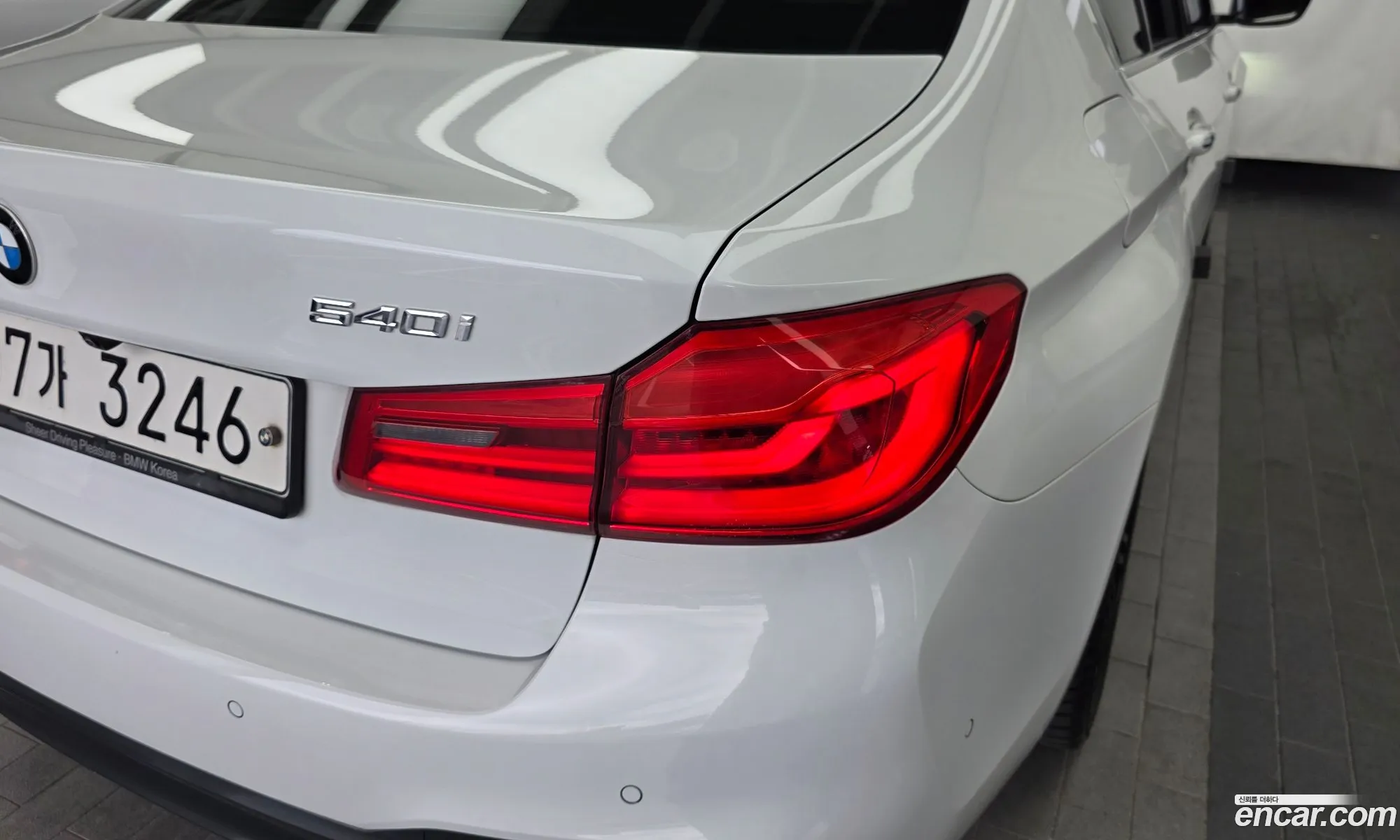 BMW 5 Series 2018 WBAJB5103JB195038 — 25