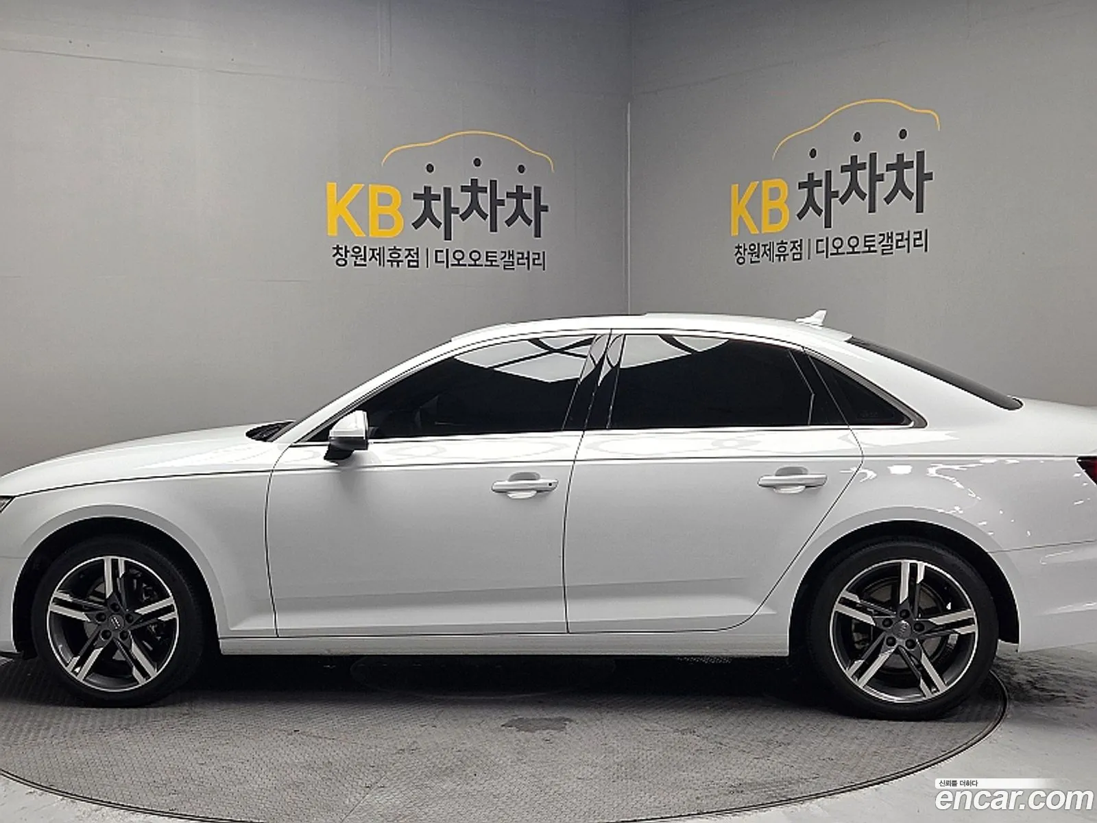 Audi A4 2019 — 14