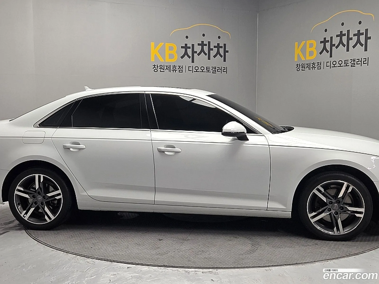 Audi A4 2019 — 16