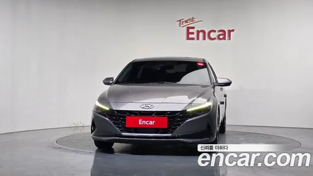 Hyundai Elantra 2021 — 2