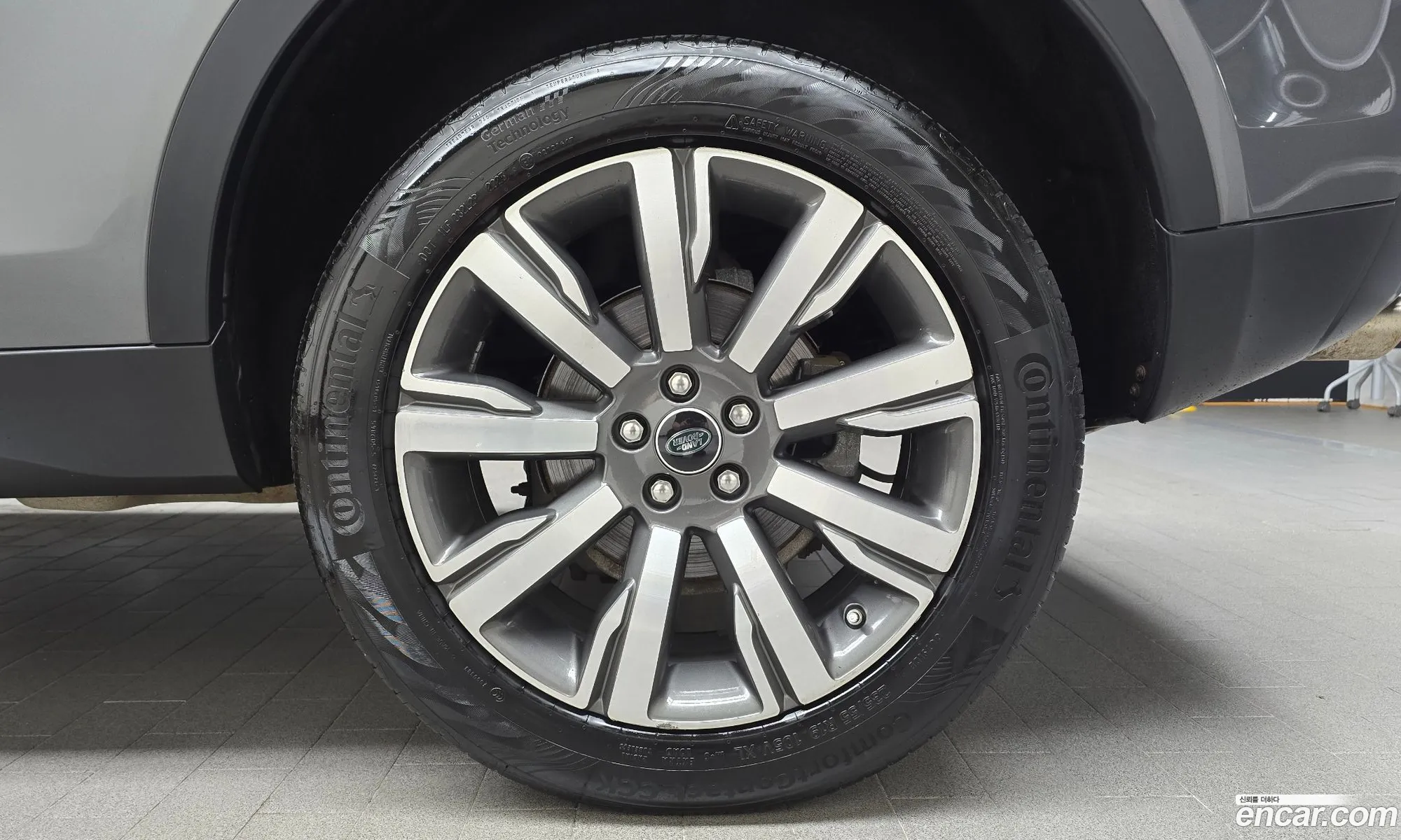 Land Rover Discovery Sport 2017 — 30