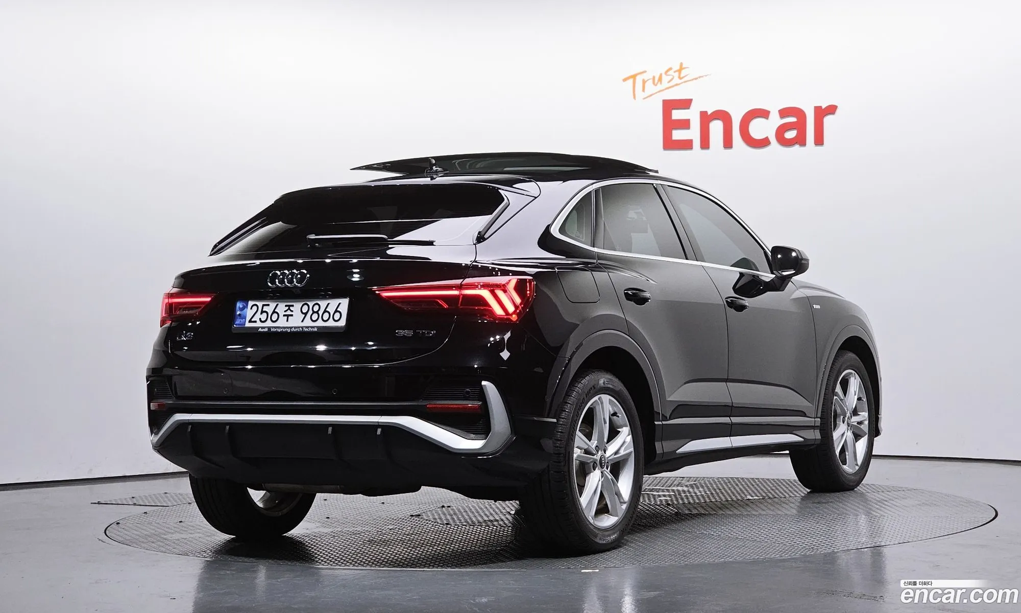 Audi Q3 2022 WAUZZZF30P1005221 — 18