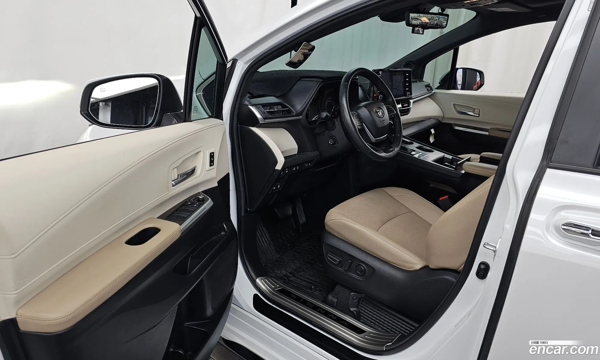Toyota Sienna 2024 — 17