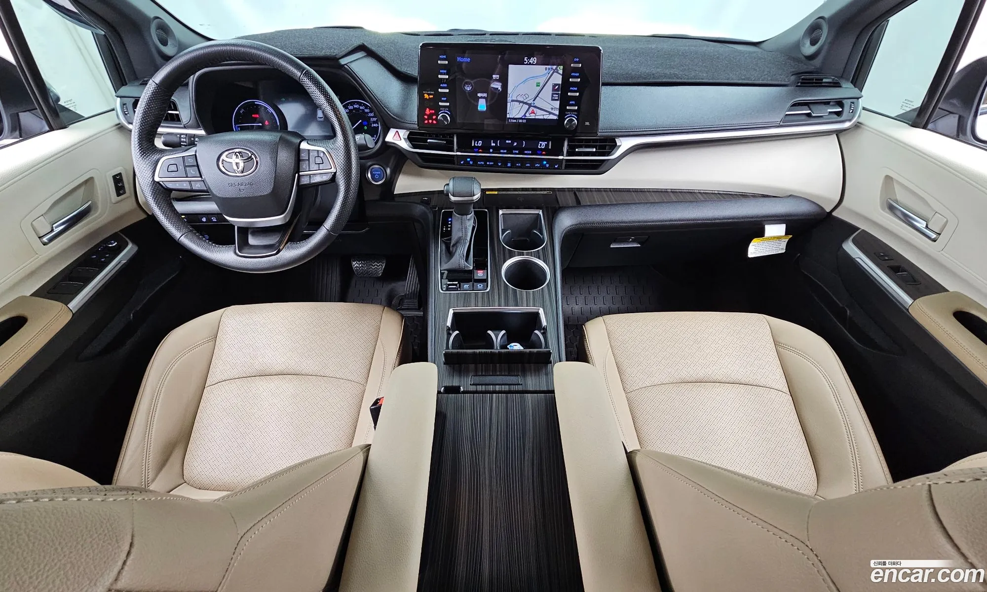 Toyota Sienna 2024 — 4
