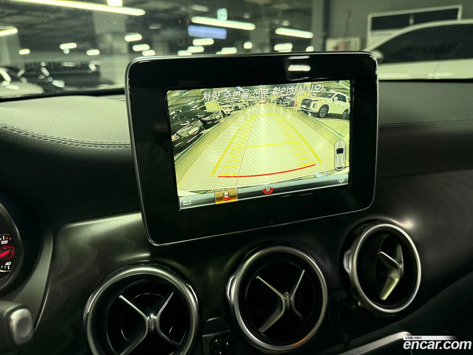 Mercedes-Benz GLA-Class X156 2017 — 12