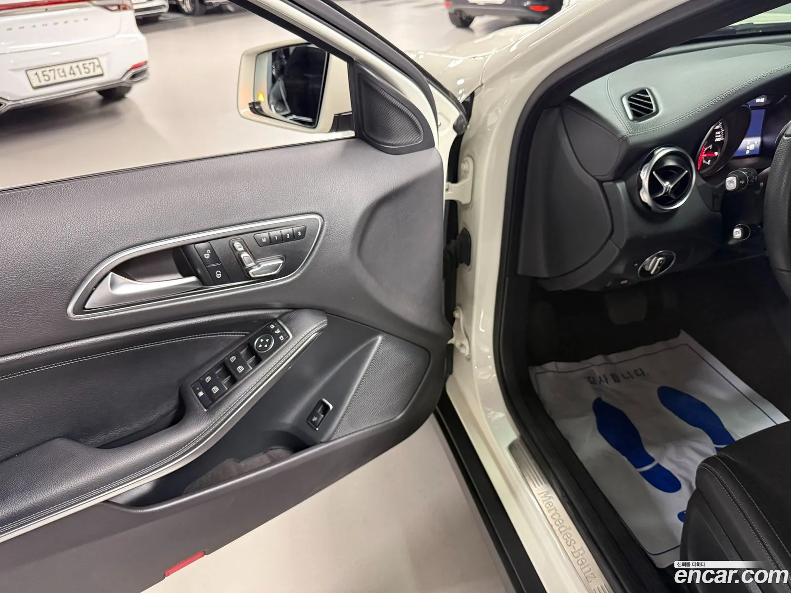 Mercedes-Benz GLA-Class X156 2017 — 10