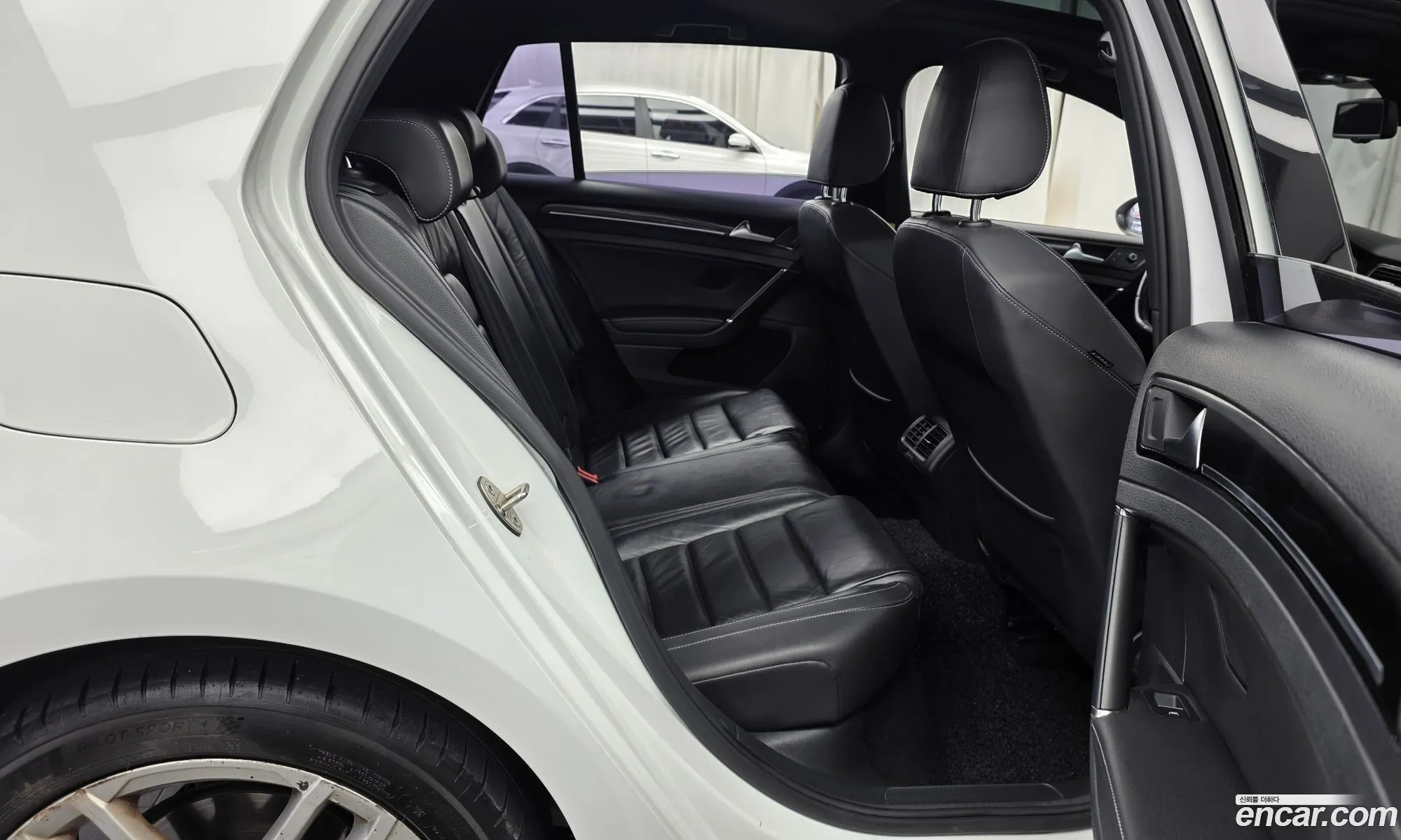 Volkswagen Golf 7th Gen 2014 — 7