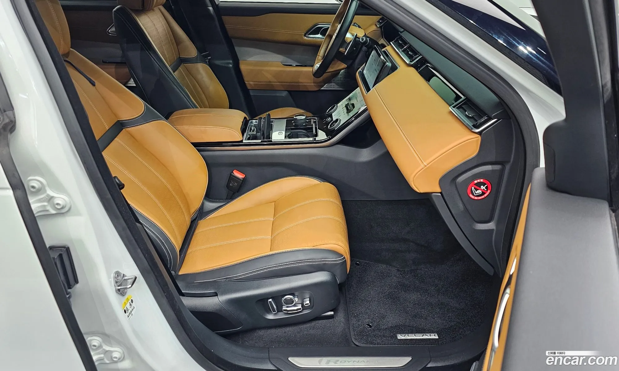 Land Rover Range Rover Velar 2019 SALYA2BK3KA201410 — 7