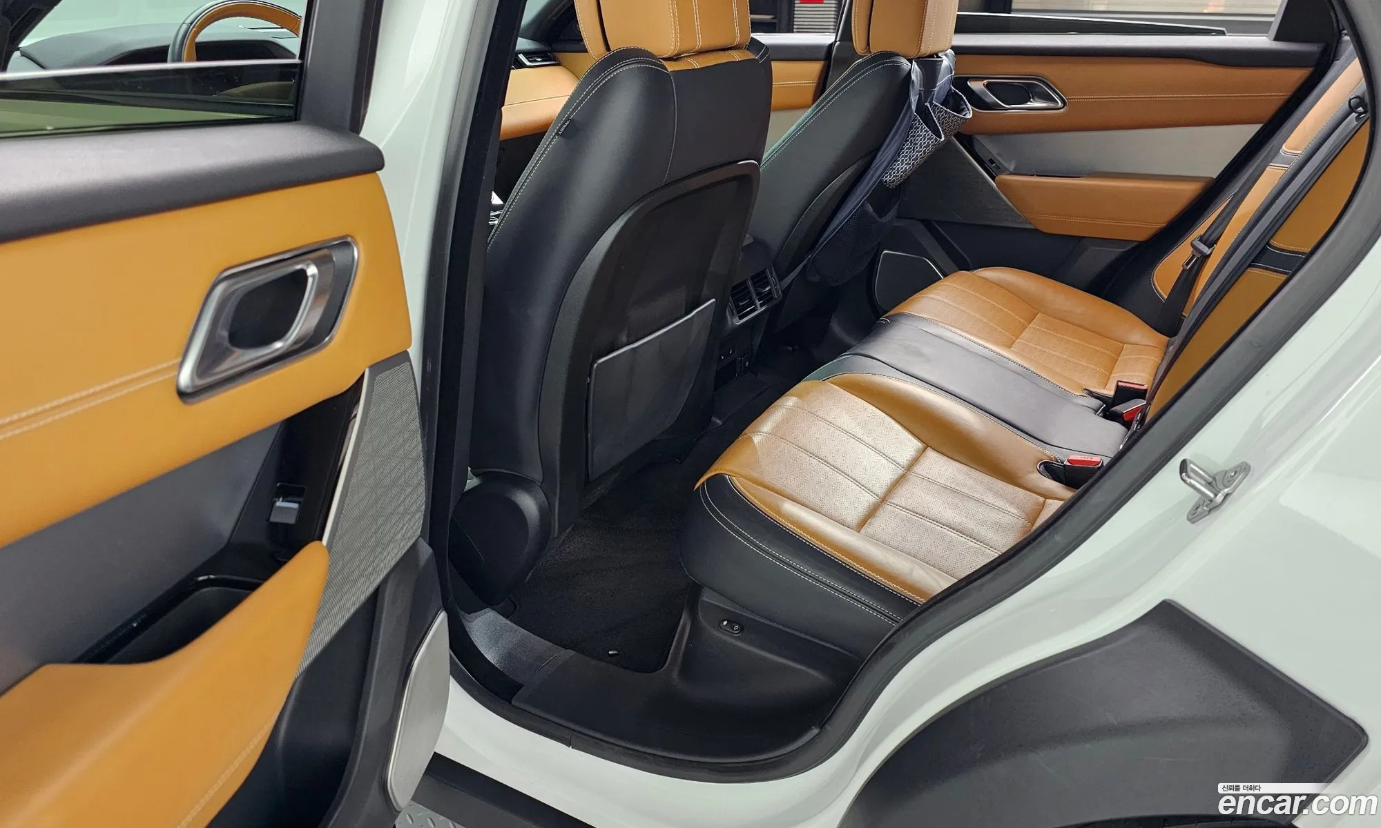 Land Rover Range Rover Velar 2019 SALYA2BK3KA201410 — 9