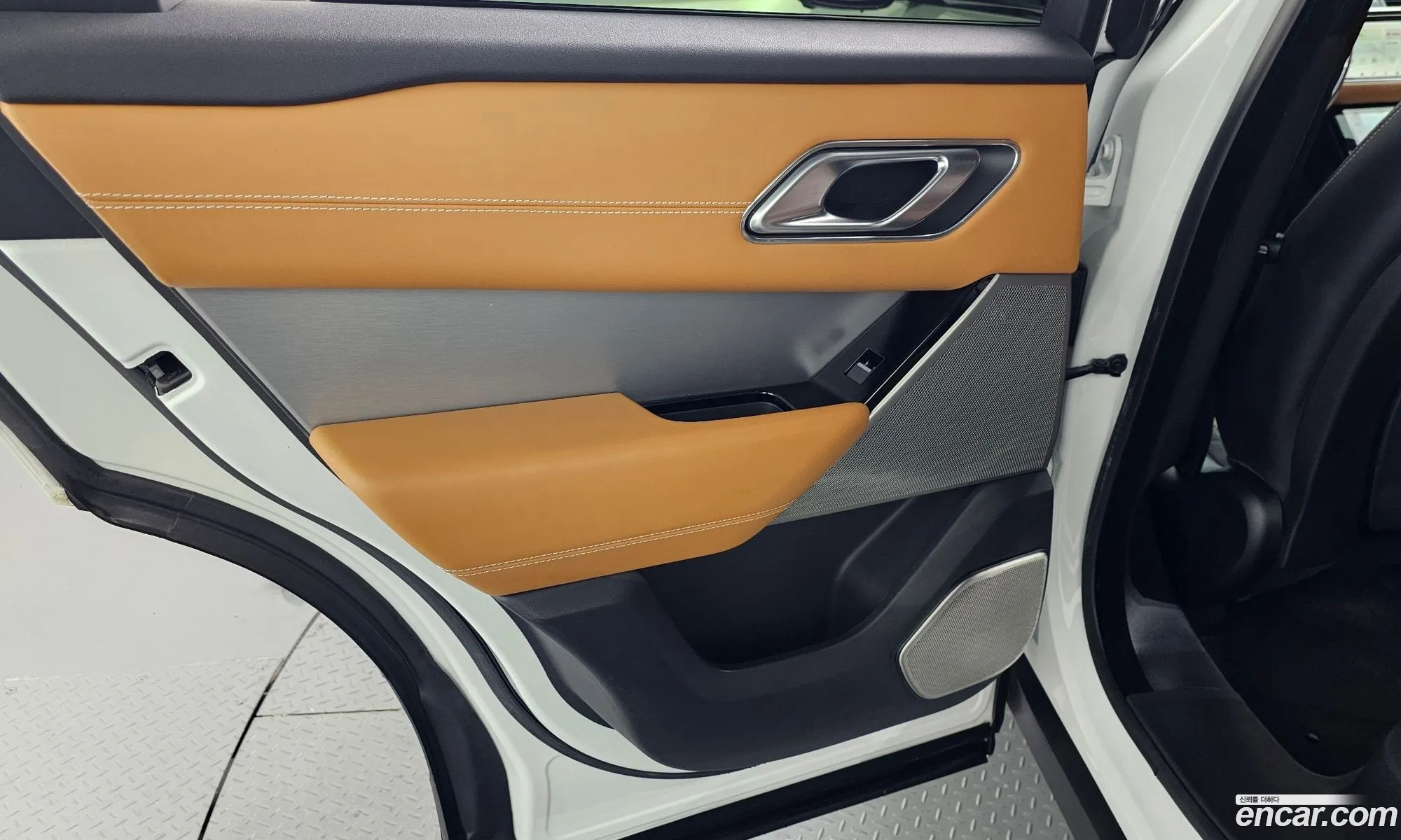 Land Rover Range Rover Velar 2019 SALYA2BK3KA201410 — 8