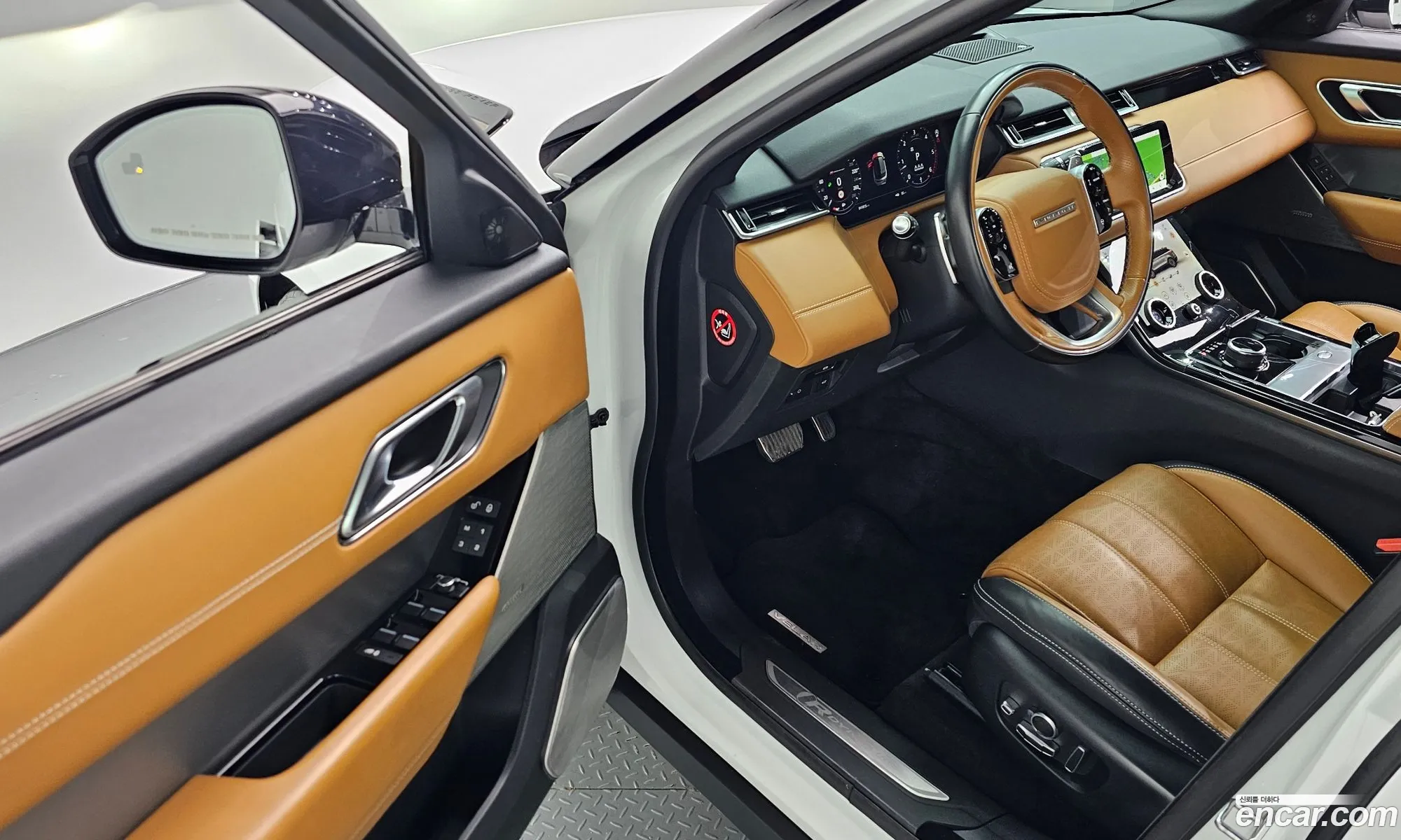Land Rover Range Rover Velar 2019 SALYA2BK3KA201410 — 11