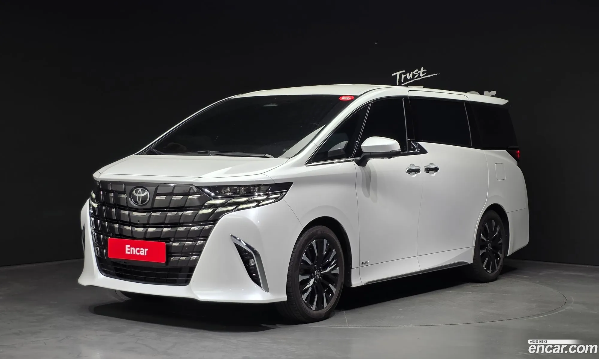 Toyota Alphard 2024 — 14