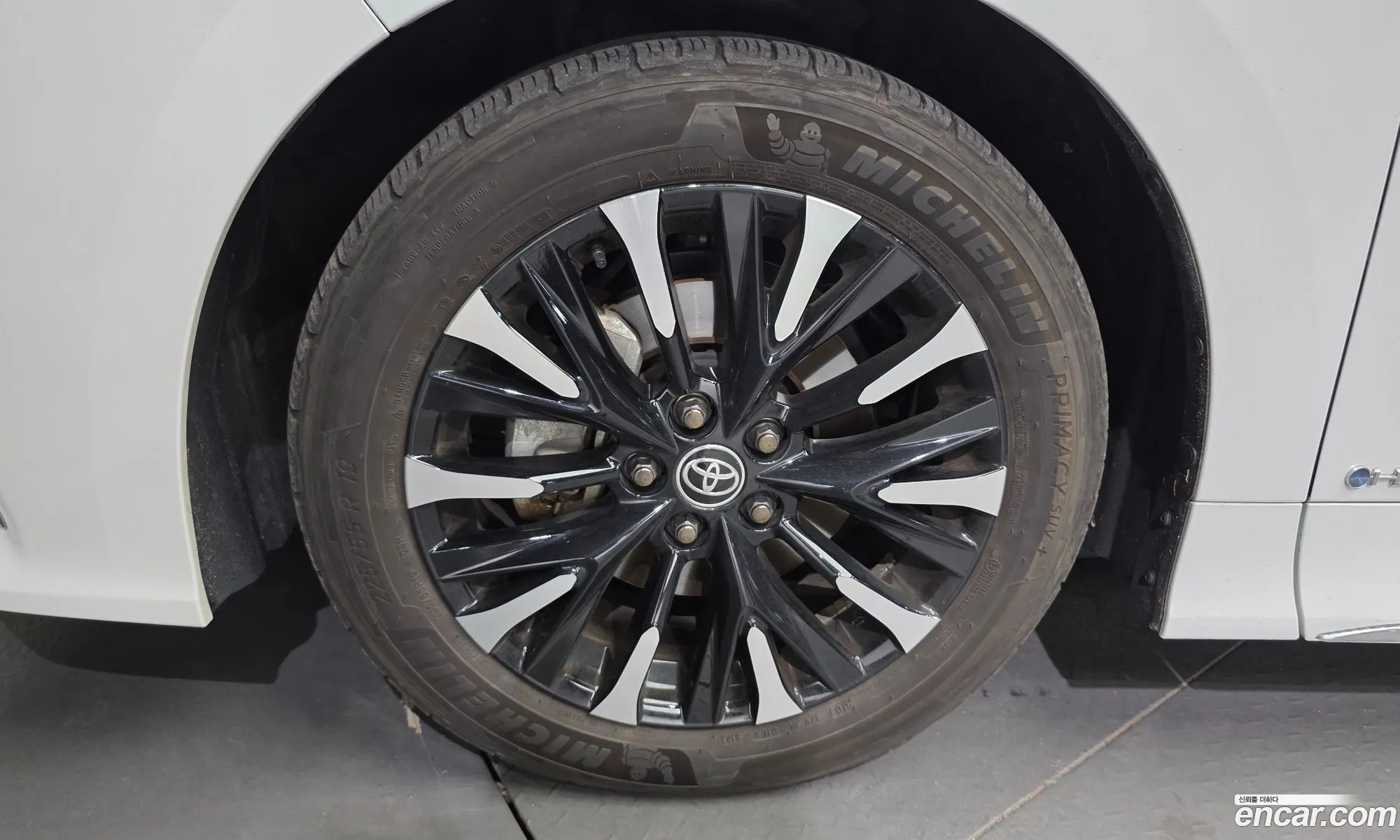 Toyota Alphard 2024 — 15