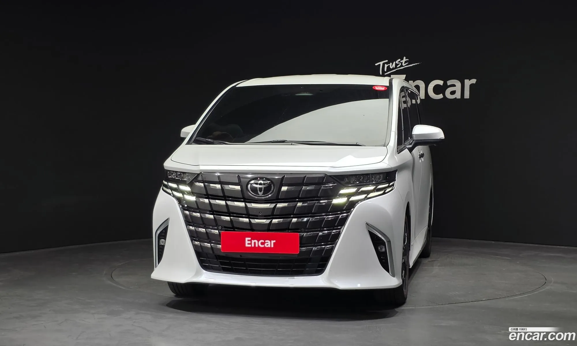 Toyota Alphard 2024 — 8