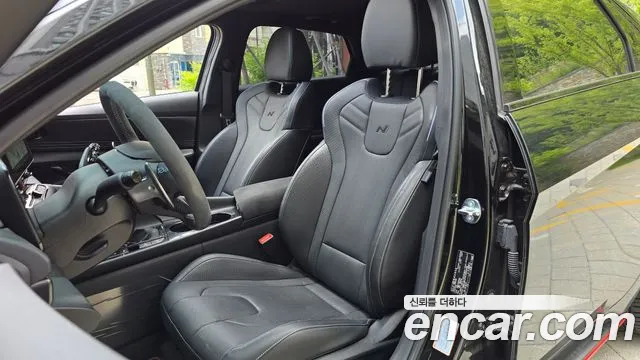 Hyundai Elantra 2025 — 3