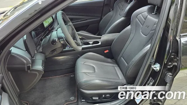 Hyundai Elantra 2025 — 4