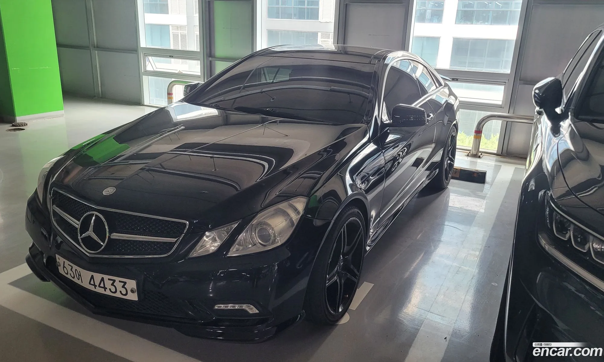 Mercedes-Benz E-Class W212 2009 — 18
