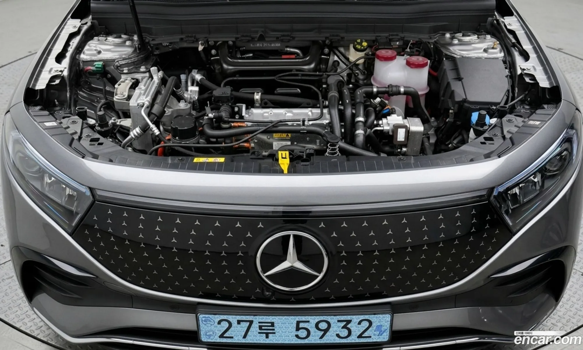 Mercedes-Benz EQB X243 2025 — 9