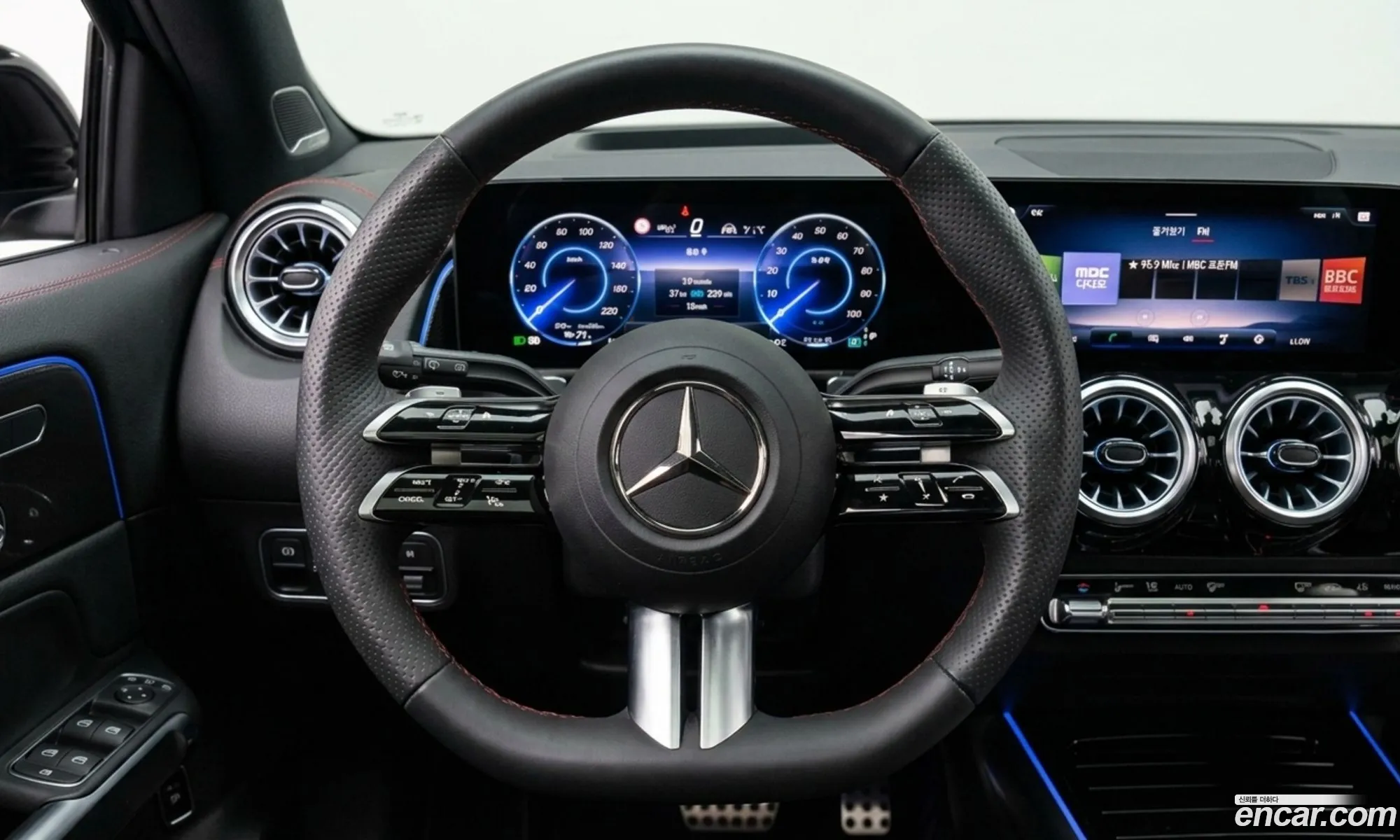 Mercedes-Benz EQB X243 2025 — 2