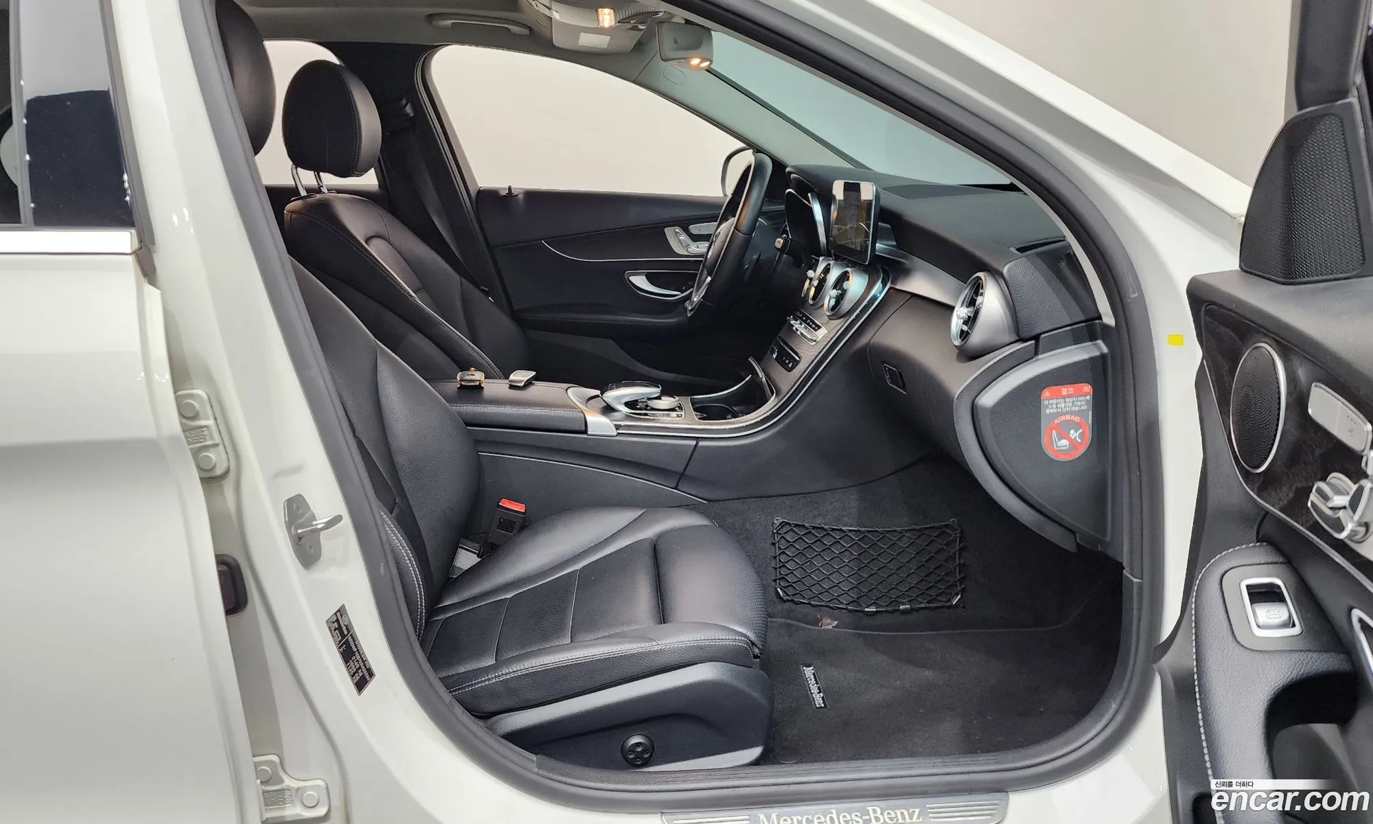 Mercedes-Benz C-Class W205 2019 — 18