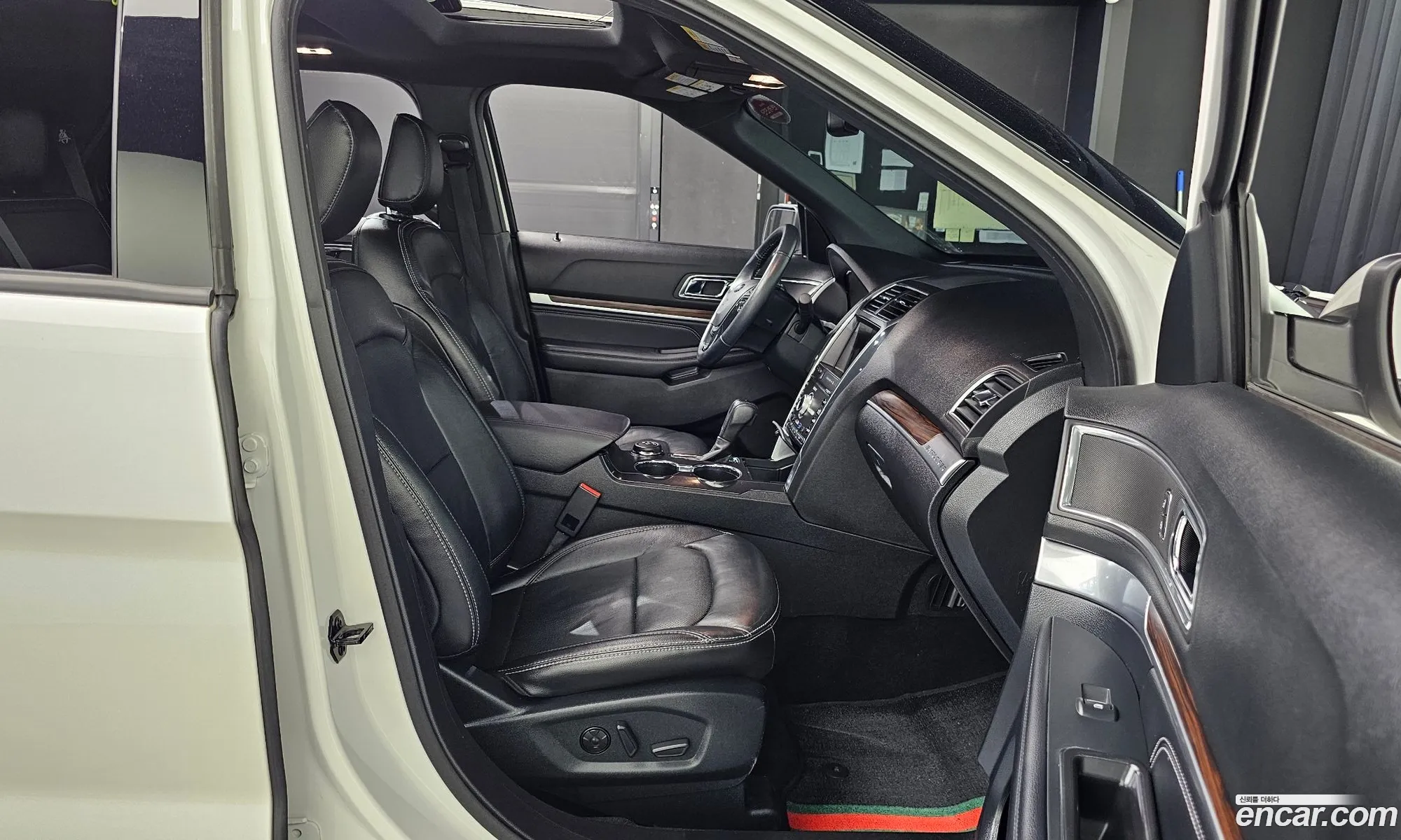 Ford Explorer 2019 1FM5K8FH3KGA33222 — 14