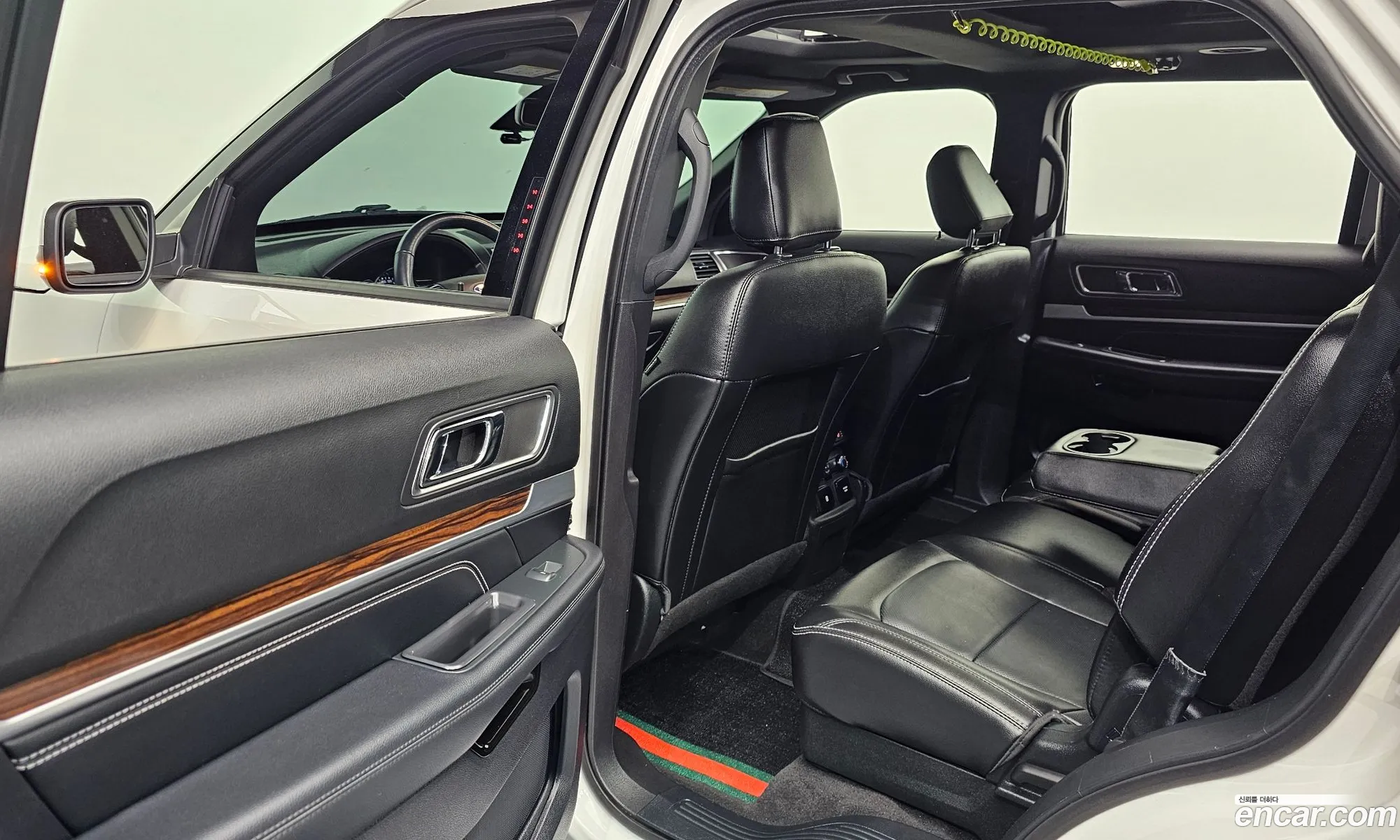 Ford Explorer 2019 1FM5K8FH3KGA33222 — 33
