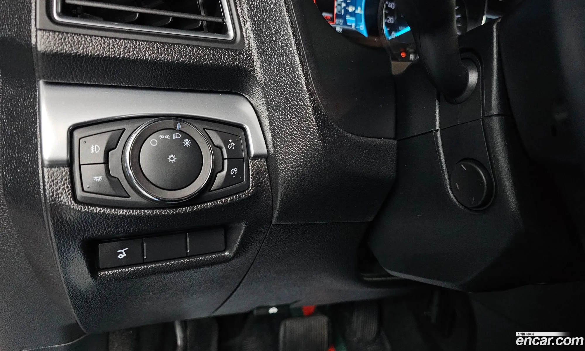 Ford Explorer 2019 1FM5K8FH3KGA33222 — 3