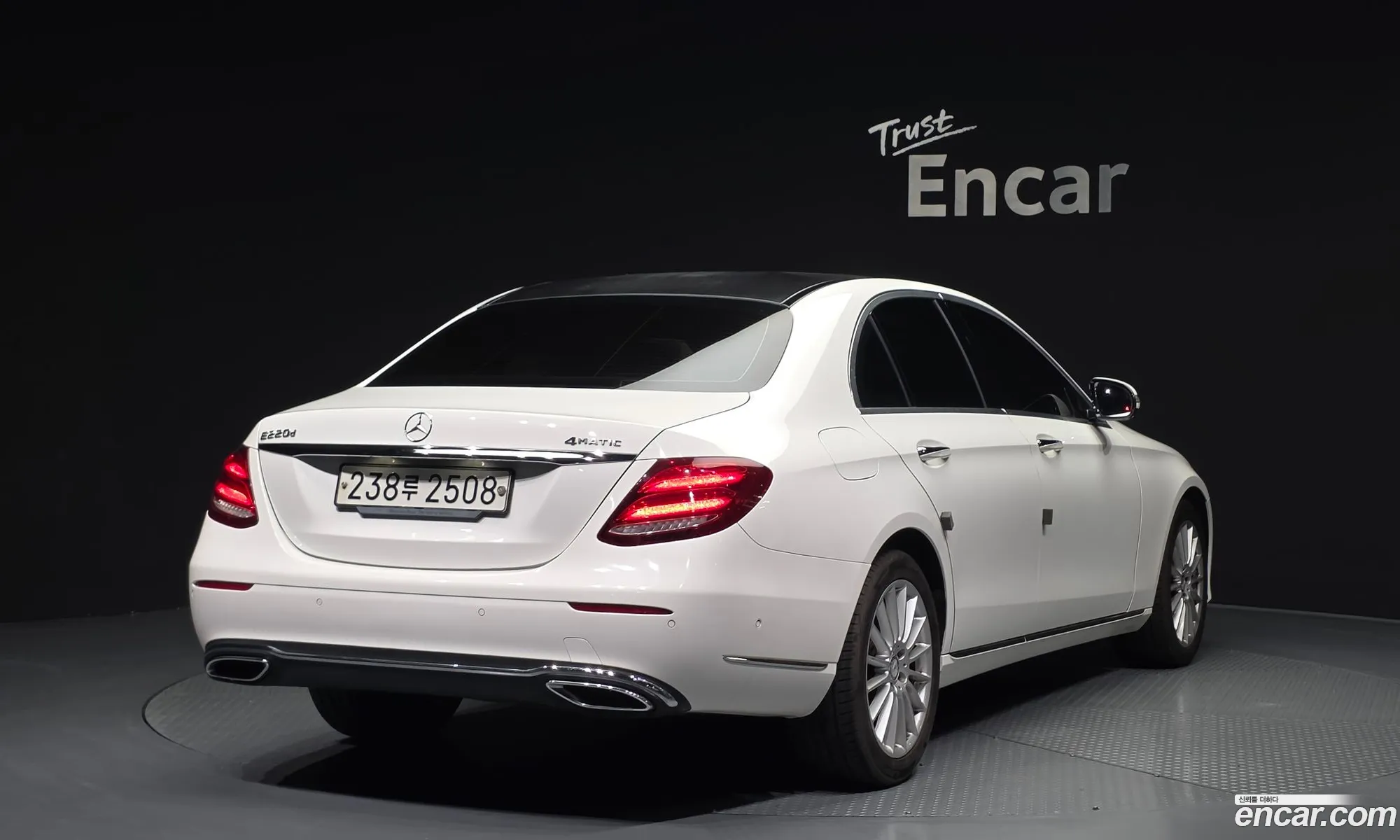Mercedes-Benz E-Class W213 2016 WDDZF0EB0HA046908 — 4
