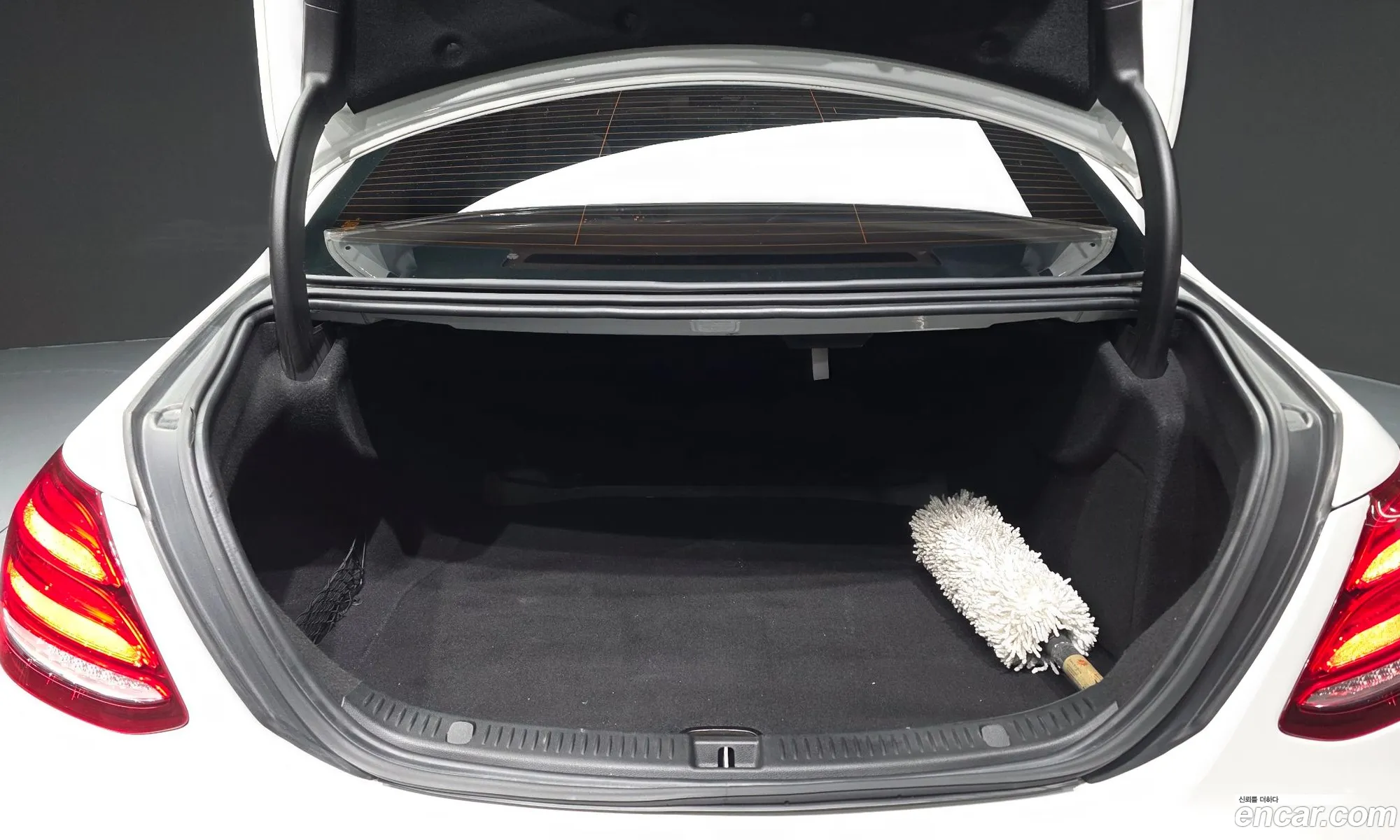 Mercedes-Benz E-Class W213 2016 WDDZF0EB0HA046908 — 19