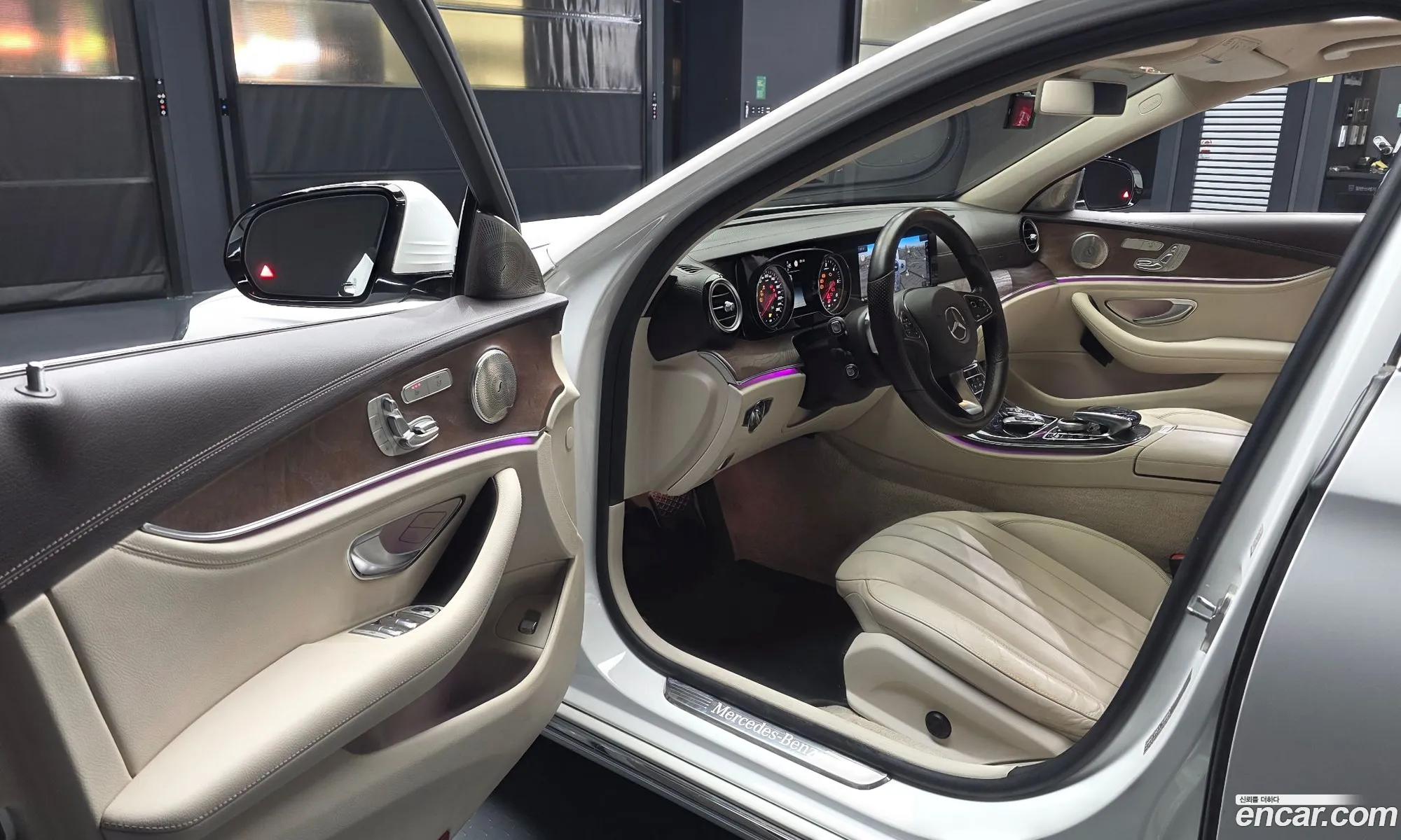 Mercedes-Benz E-Class W213 2016 WDDZF0EB0HA046908 — 17