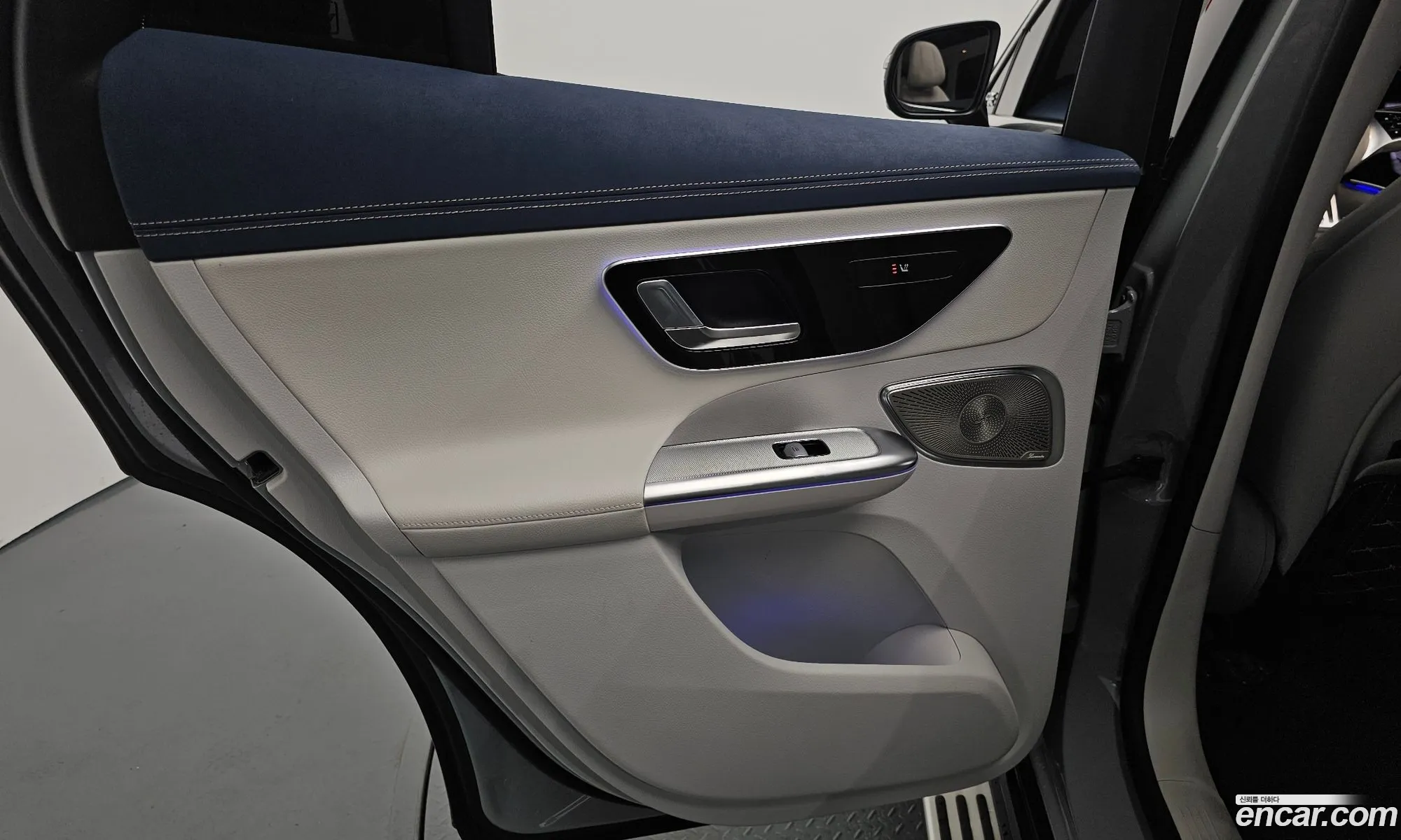 Mercedes-Benz EQE SUV X294 2023 — 26