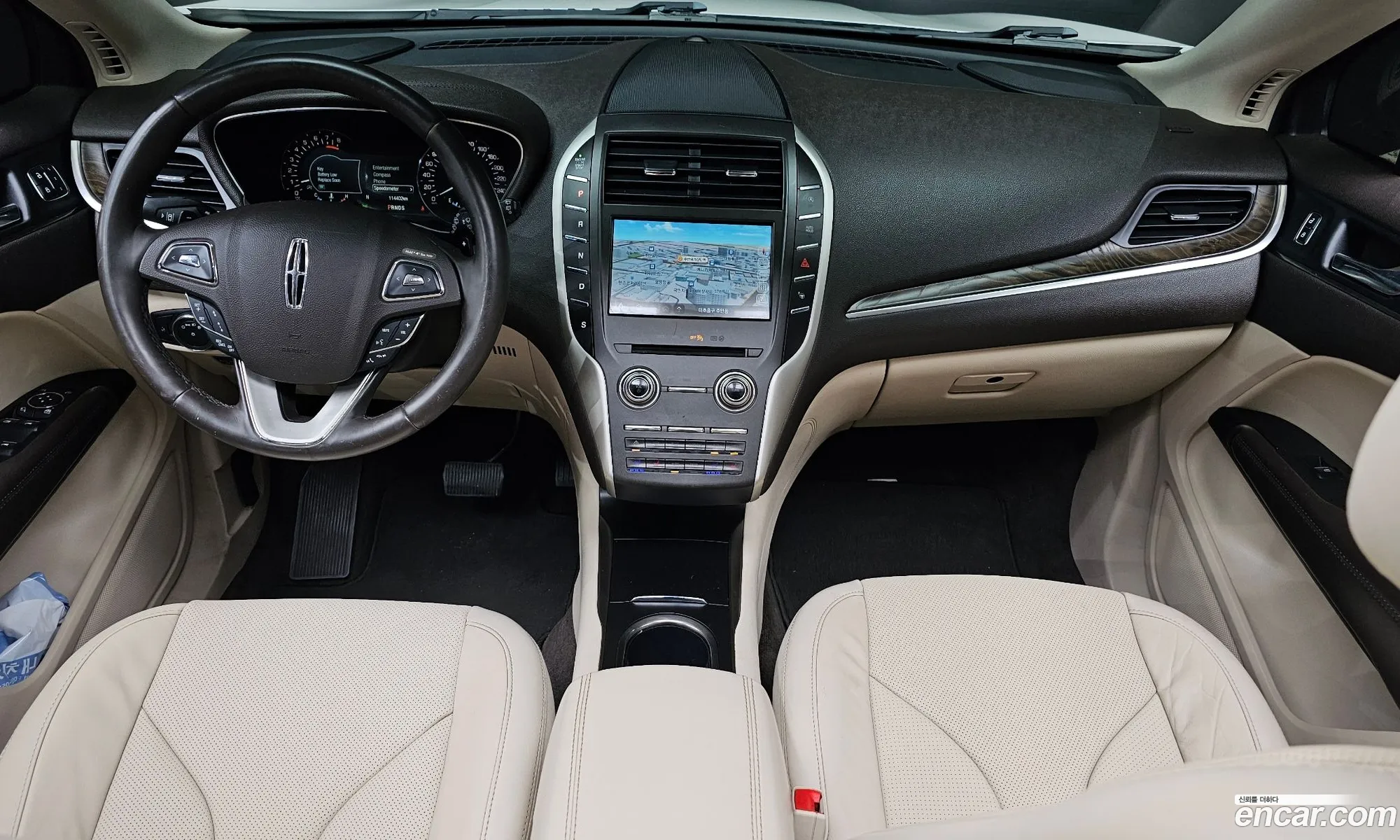 Lincoln MKC 2016 5LMCJ3D93HUL15280 — 10