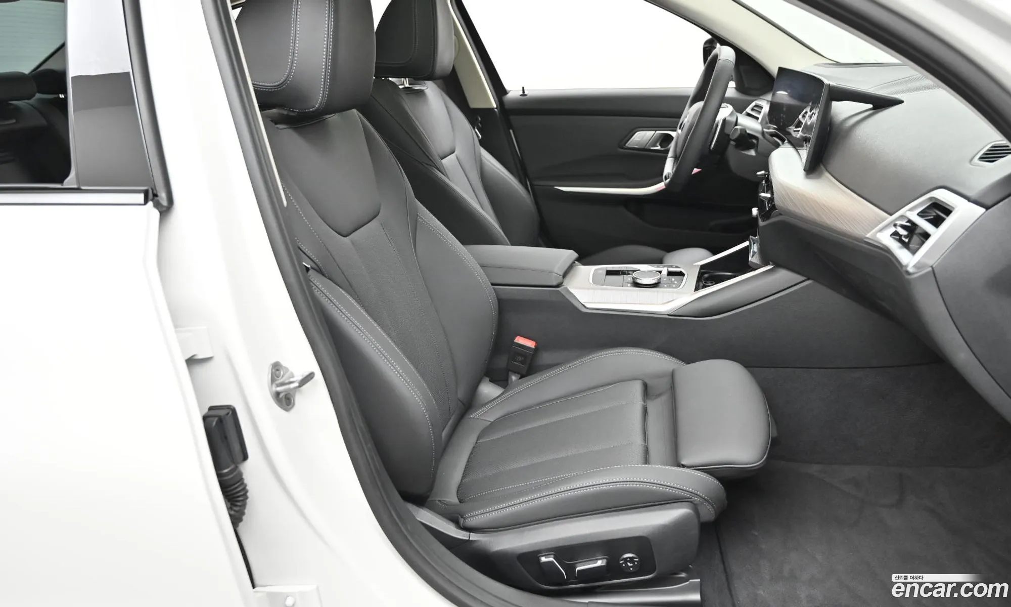 BMW 3 Series 2025 — 14